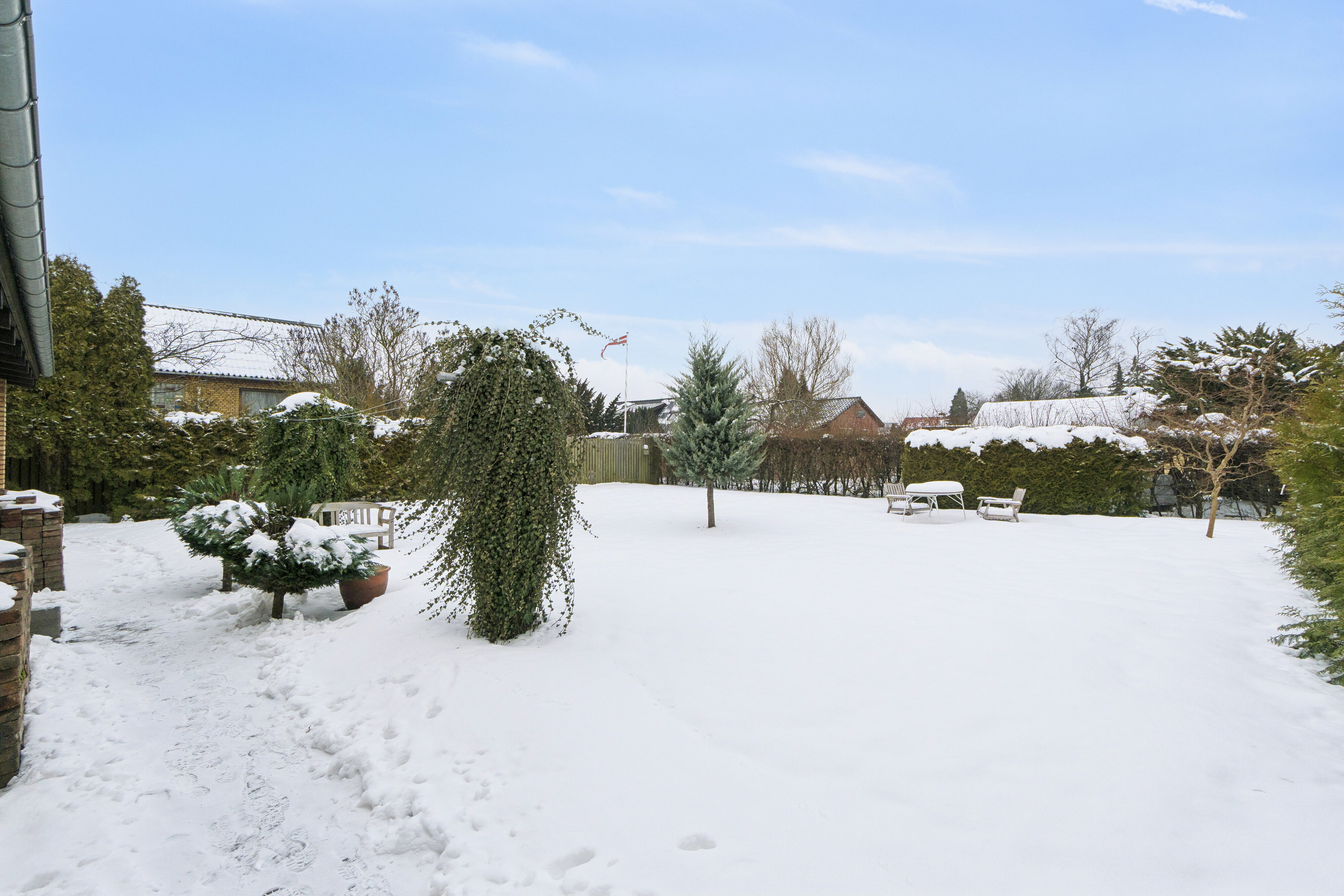 Fremhævet udendørs billede i fuldskærmstilstand. Billede af Engstrupgårdsvej 18, 2650 Hvidovre