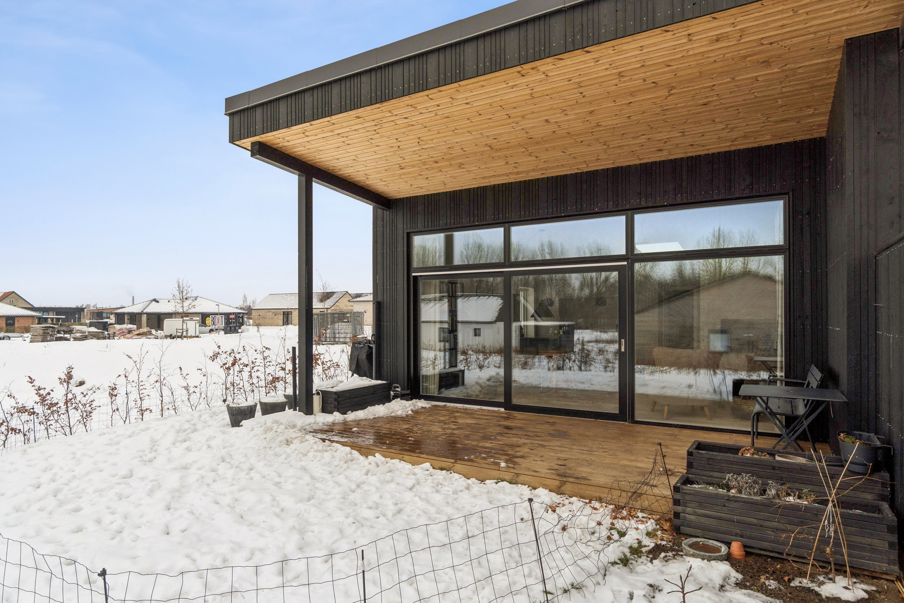 Fremhævet udendørs billede i fuldskærmstilstand. Billede af Ollebjergs Kvarter 424, 4700 Næstved