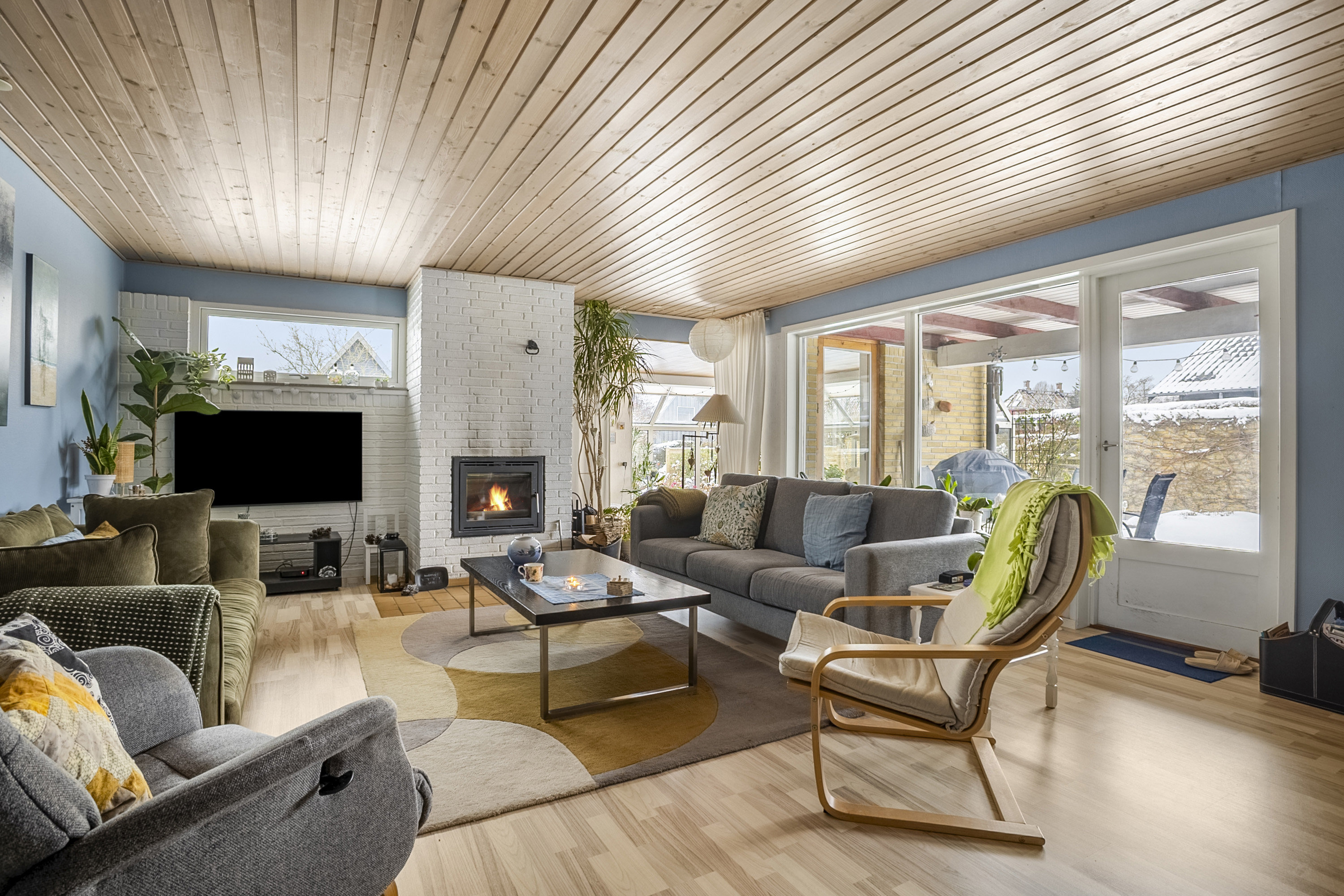 Fremhævet stue billede i fuldskærmstilstand. Billede af Lucernevej 6, 7130 Juelsminde