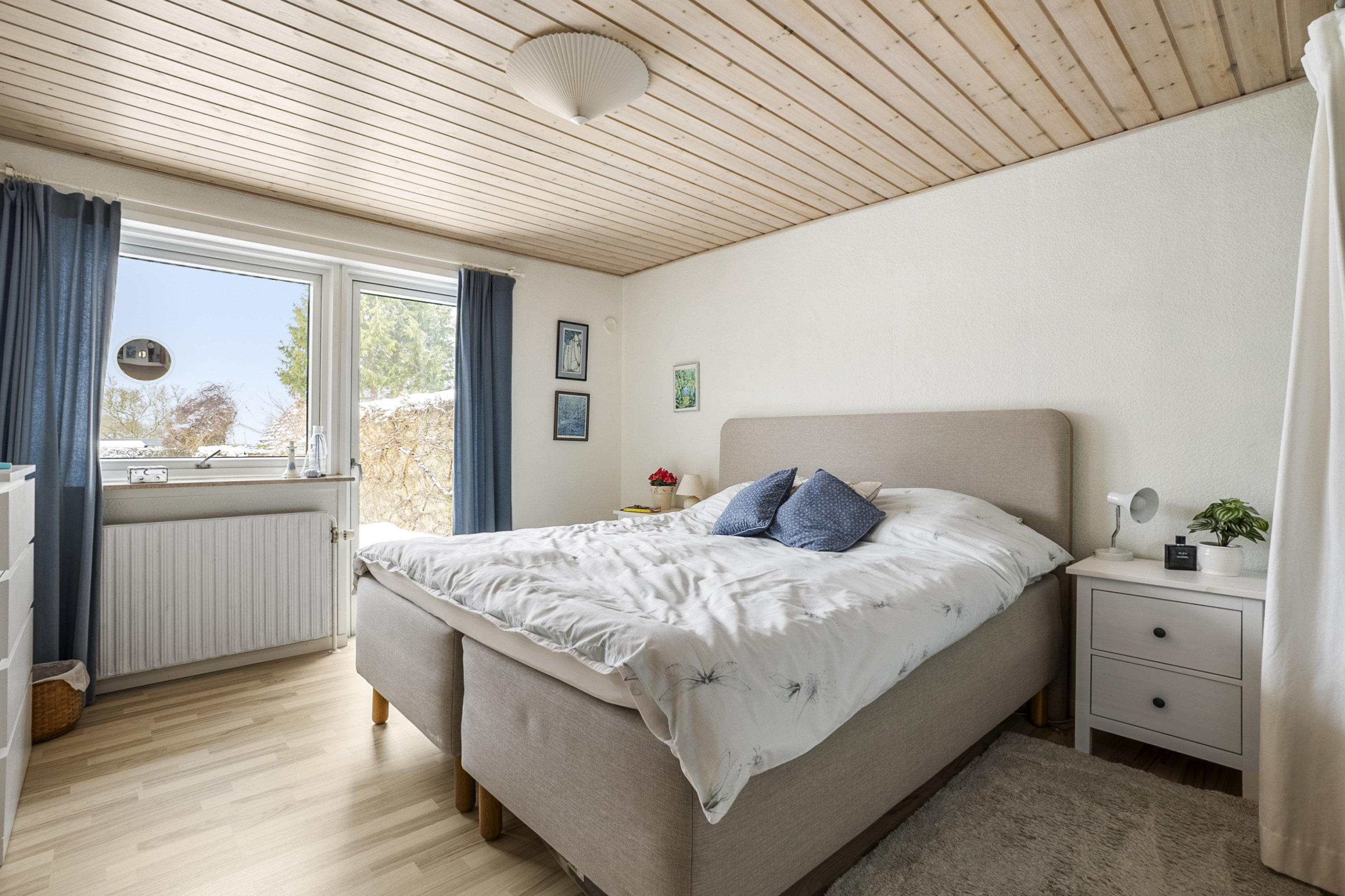 Fremhævet soveværelse billede i fuldskærmstilstand. Billede af Lucernevej 6, 7130 Juelsminde