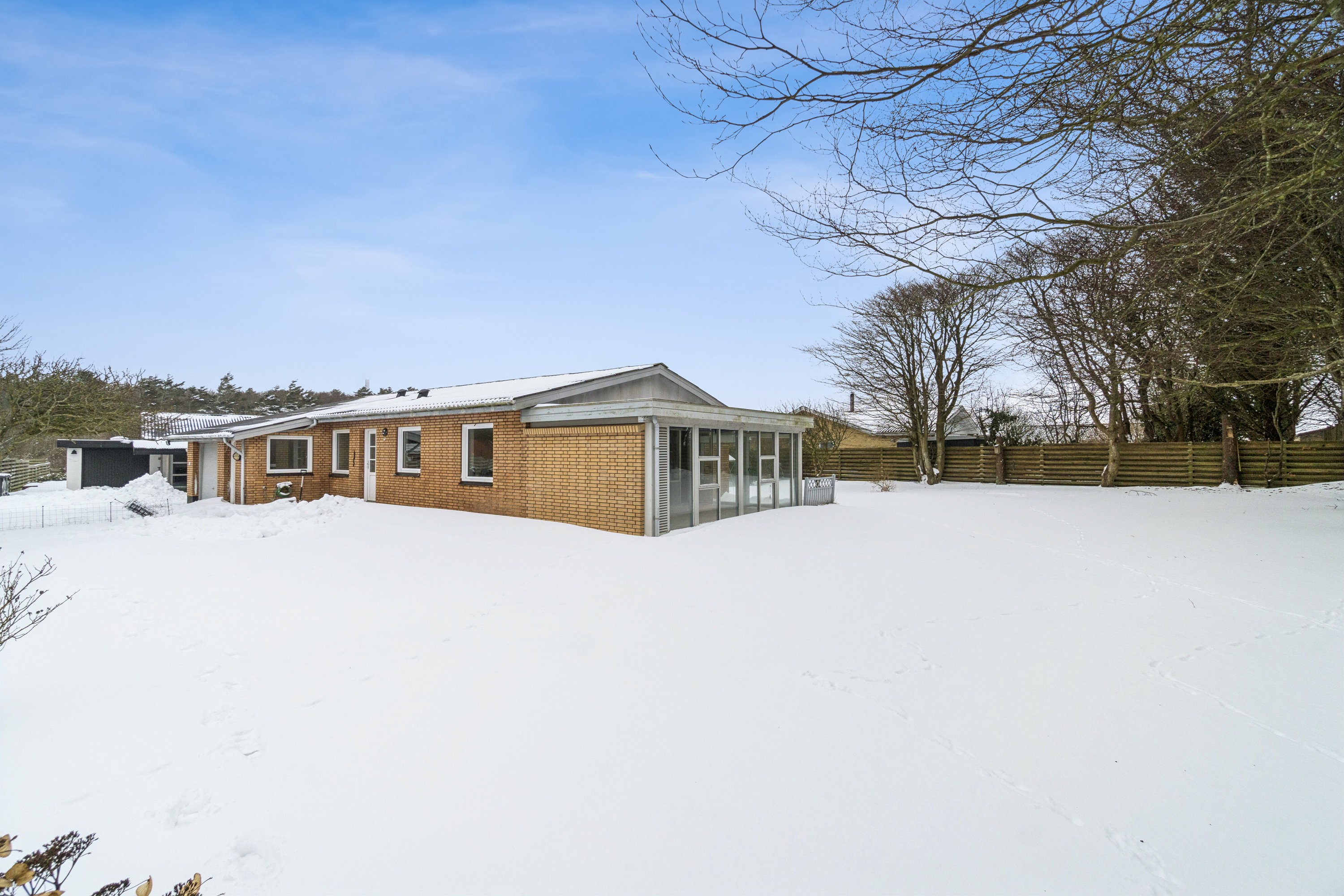 Fremhævet set fra haven billede i fuldskærmstilstand. Billede af Floravænget 42, 7730 Hanstholm