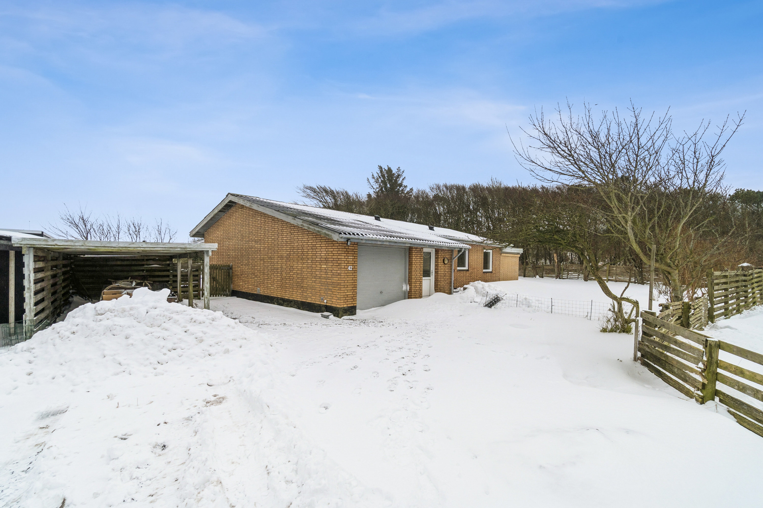 Fremhævet forhave billede i fuldskærmstilstand. Billede af Floravænget 42, 7730 Hanstholm