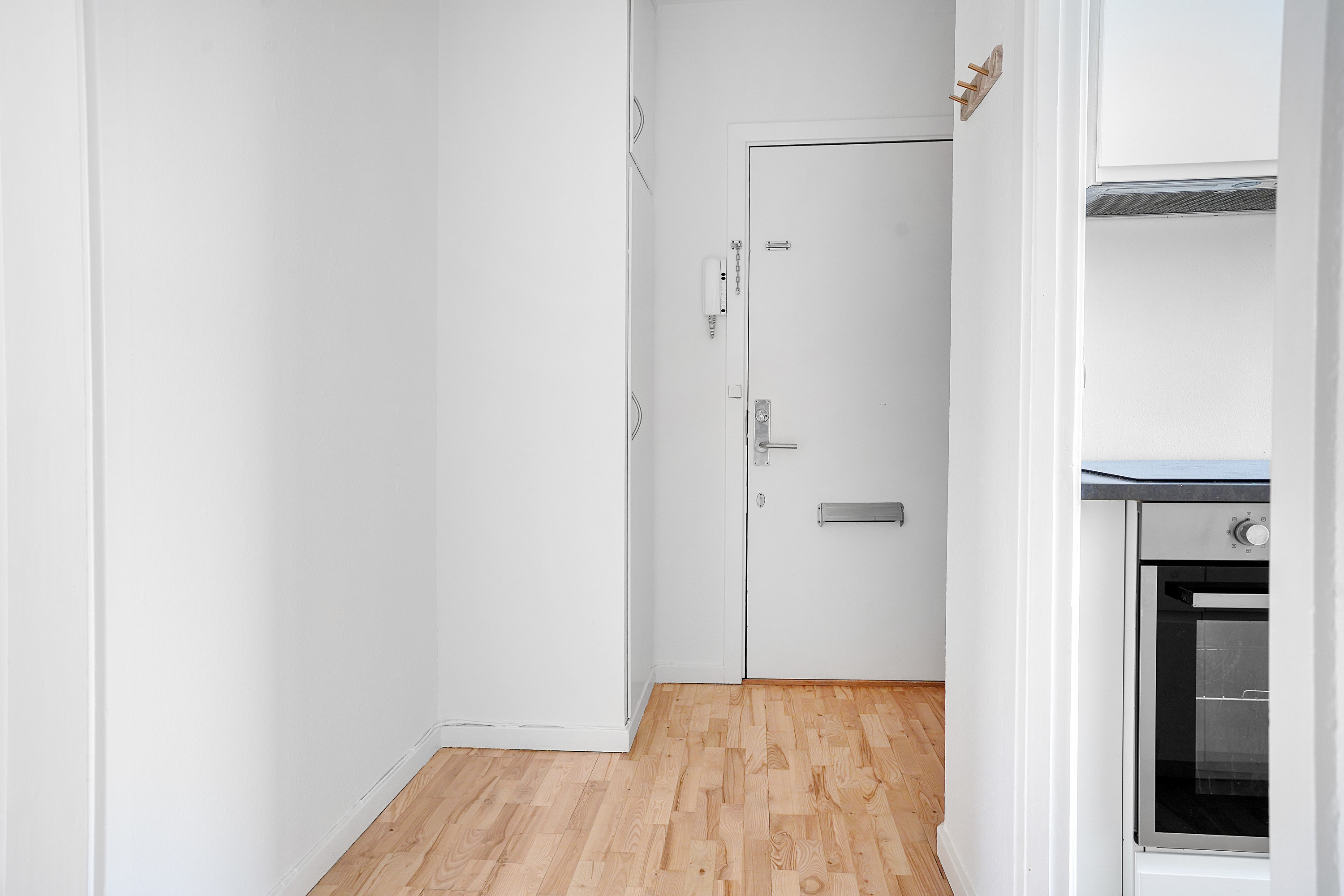 Fremhævet entré billede i fuldskærmstilstand. Billede af Novembervej 13, 2. tv., 2860 Søborg