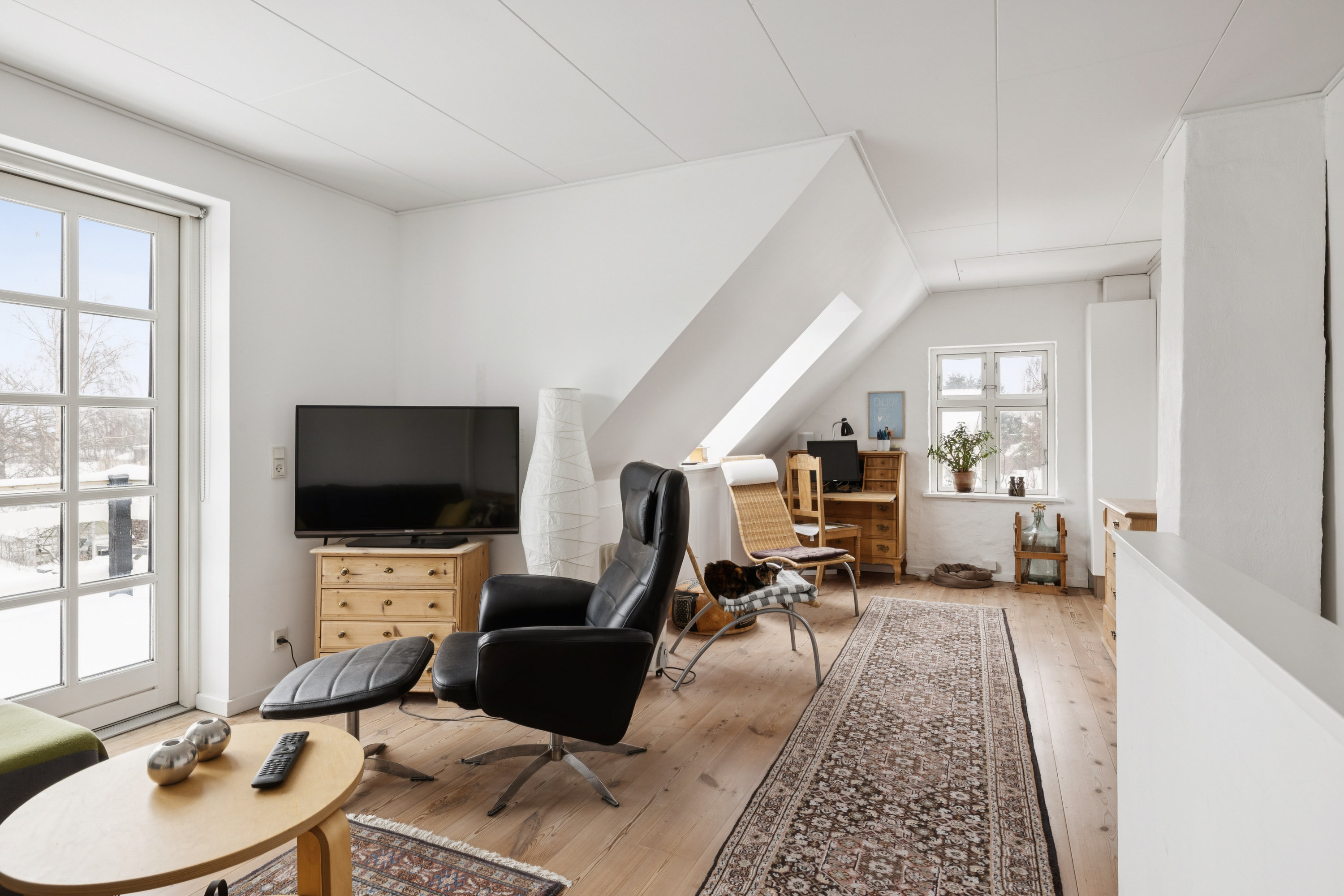 Fremhævet stue billede i fuldskærmstilstand. Billede af Molsvej 62, Egens, 8410 Rønde