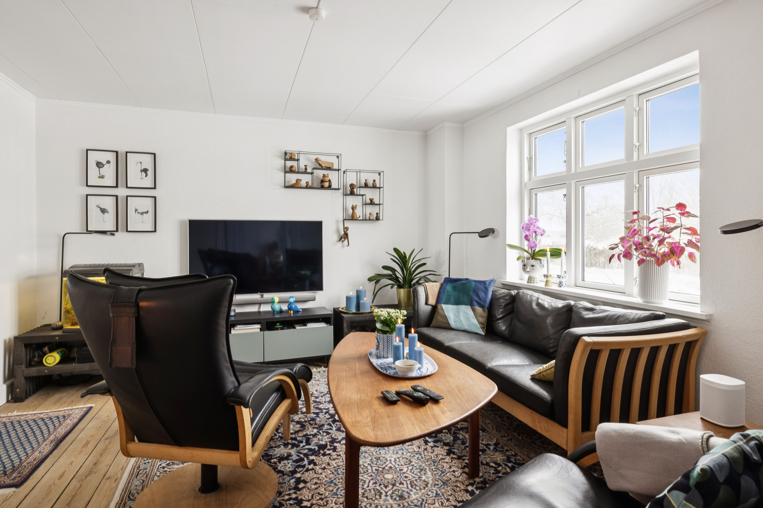 Fremhævet stue billede i fuldskærmstilstand. Billede af Molsvej 62, Egens, 8410 Rønde