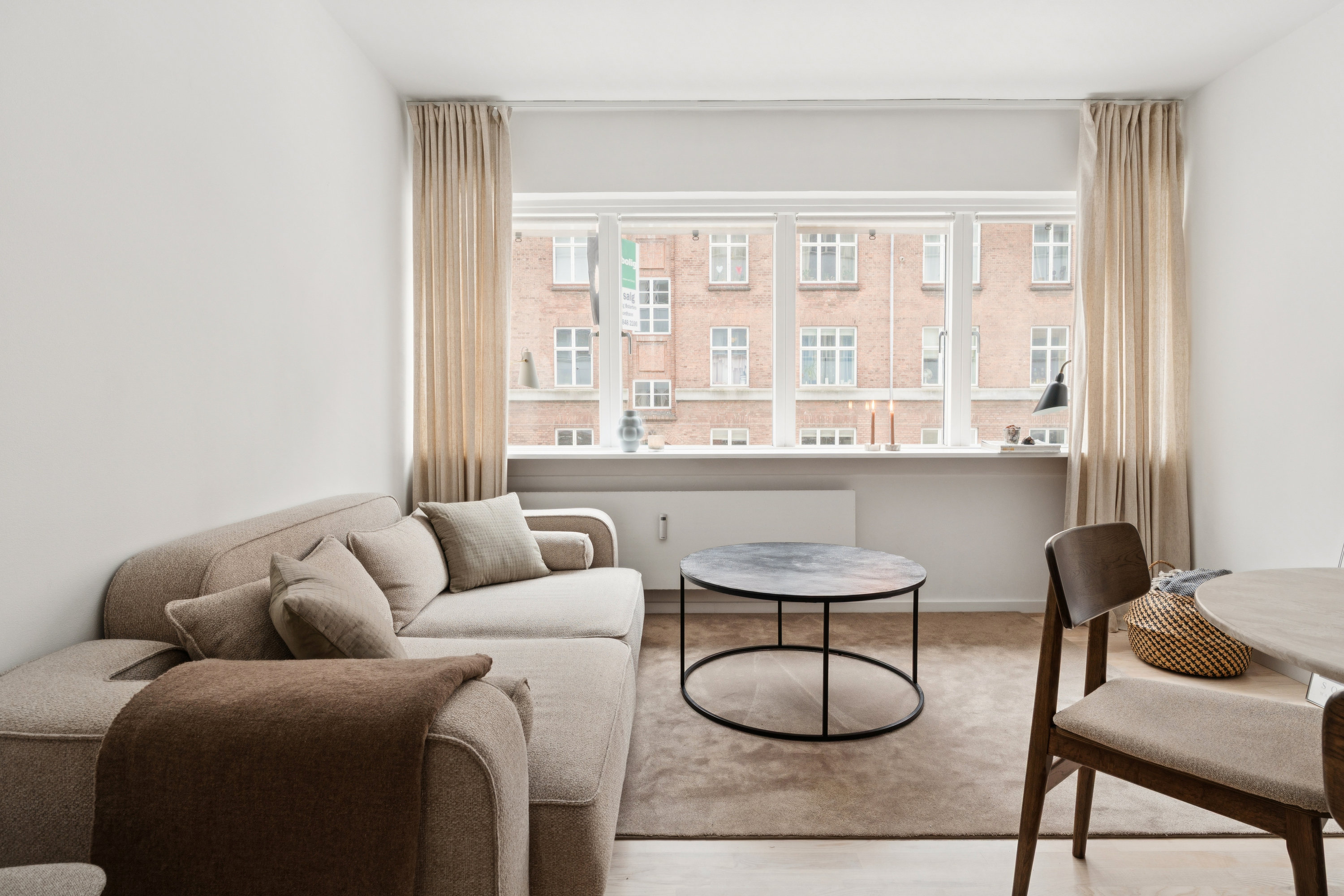 Fremhævet stue billede i fuldskærmstilstand. Billede af Halsskovgade 2, 1. 116., 2100 København Ø