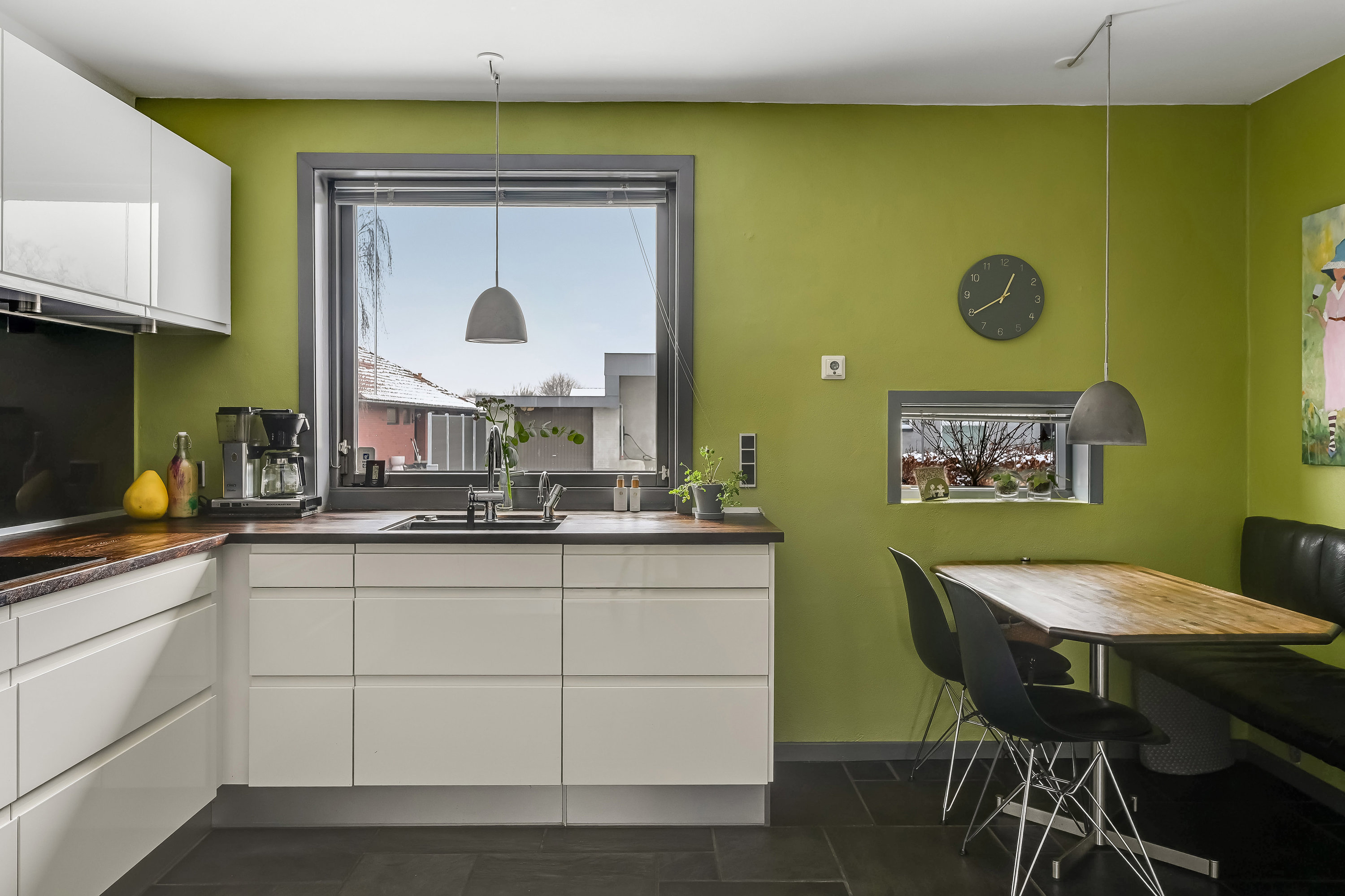 Fremhævet køkken billede i fuldskærmstilstand. Billede af Hindbærvej 3, 6715 Esbjerg N