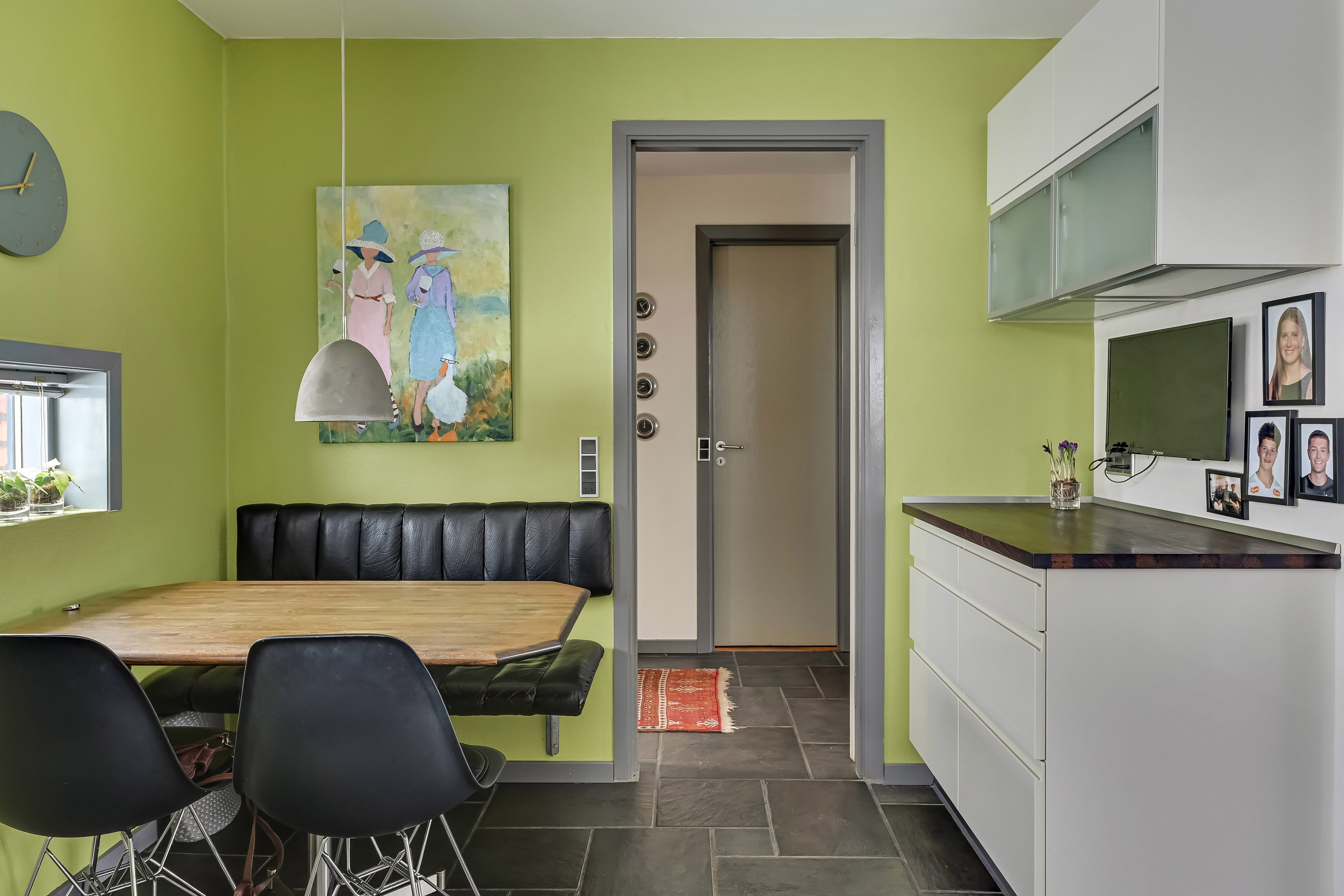 Fremhævet stue billede i fuldskærmstilstand. Billede af Hindbærvej 3, 6715 Esbjerg N