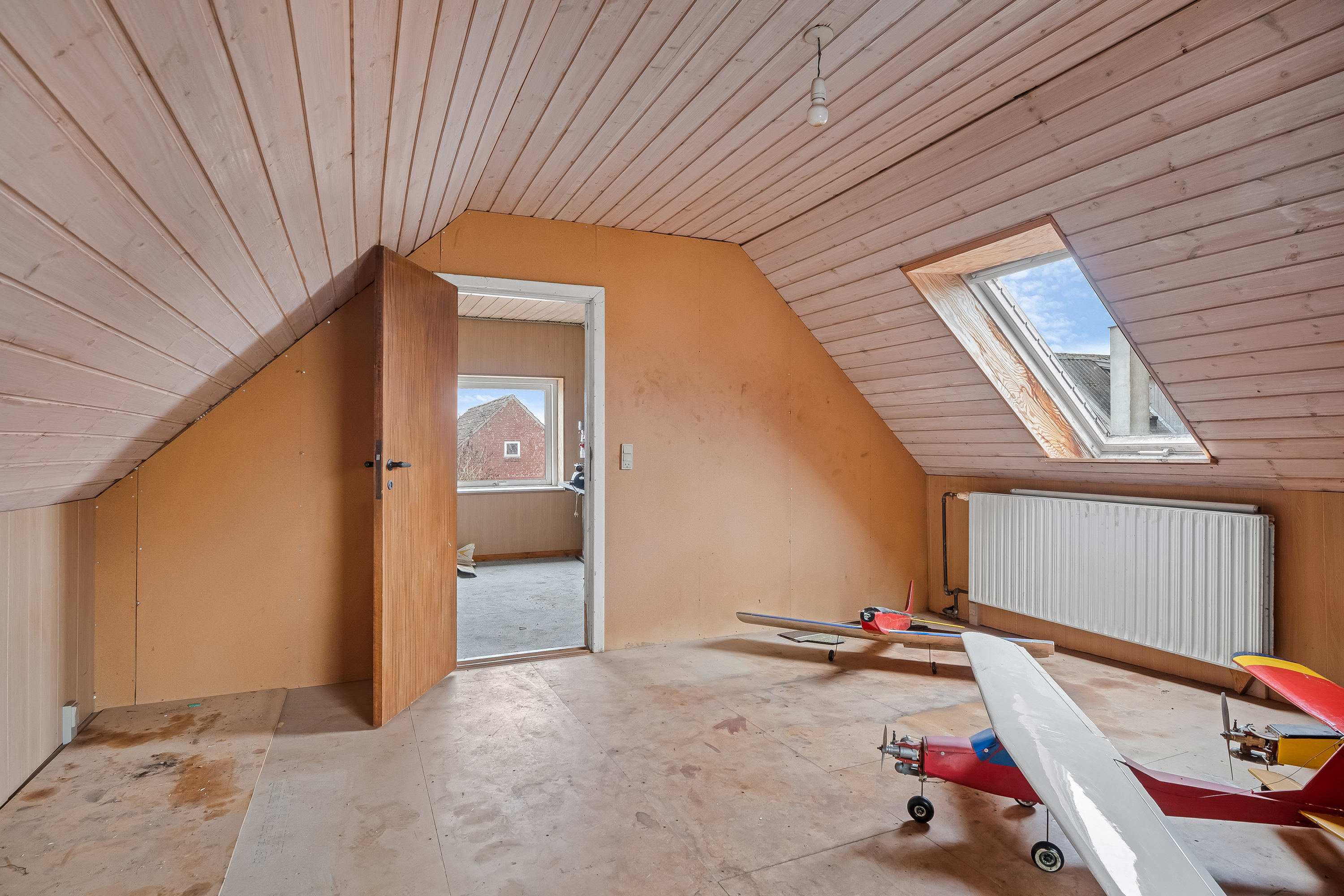 Fremhævet opholdsrum/stue billede i fuldskærmstilstand. Billede af Toftevej 4, Bølling, 6900 Skjern