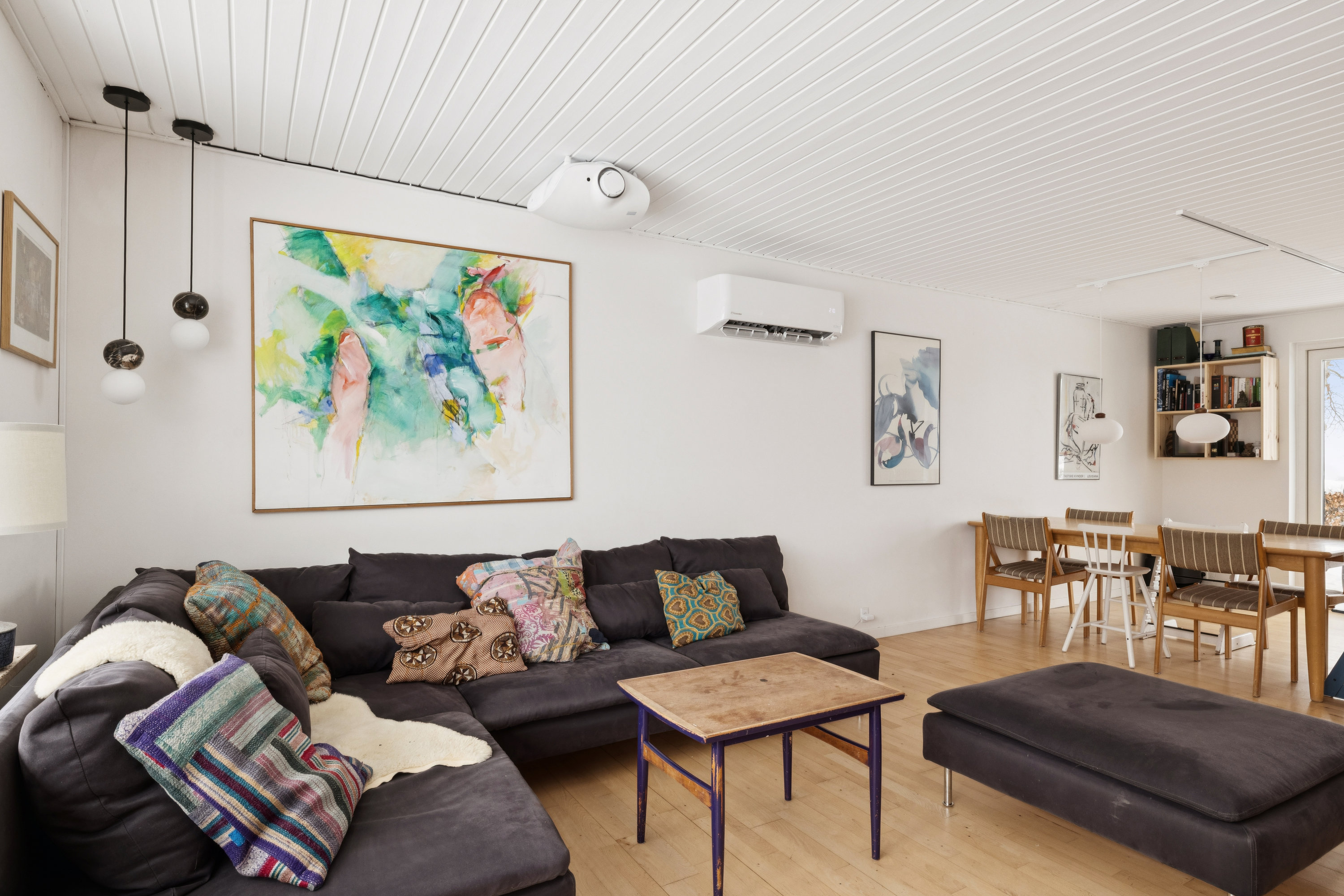 Fremhævet stue billede i fuldskærmstilstand. Billede af Havrevænget 10, Thorsager, 8410 Rønde