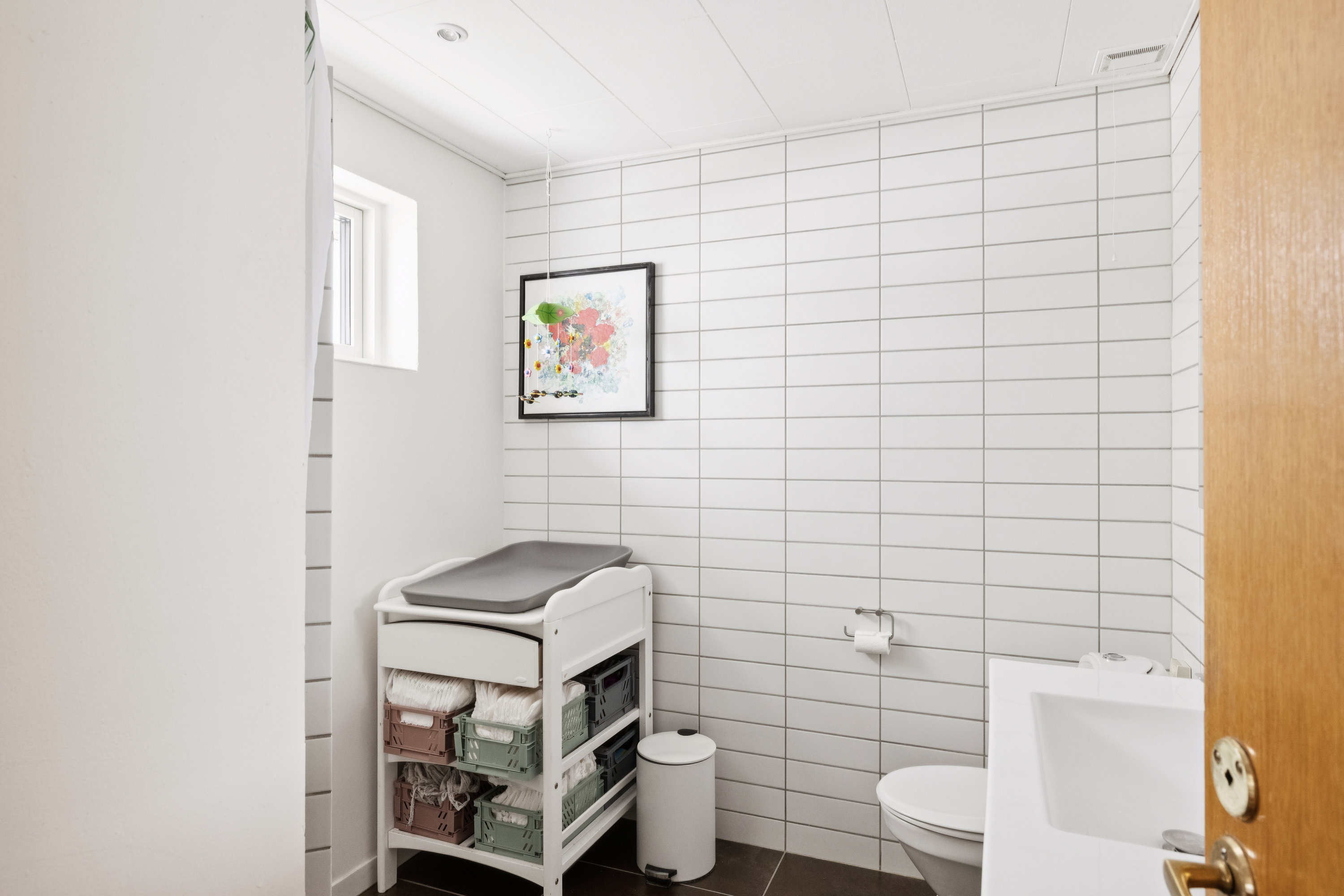 Fremhævet badeværelse billede i fuldskærmstilstand. Billede af Havrevænget 10, Thorsager, 8410 Rønde