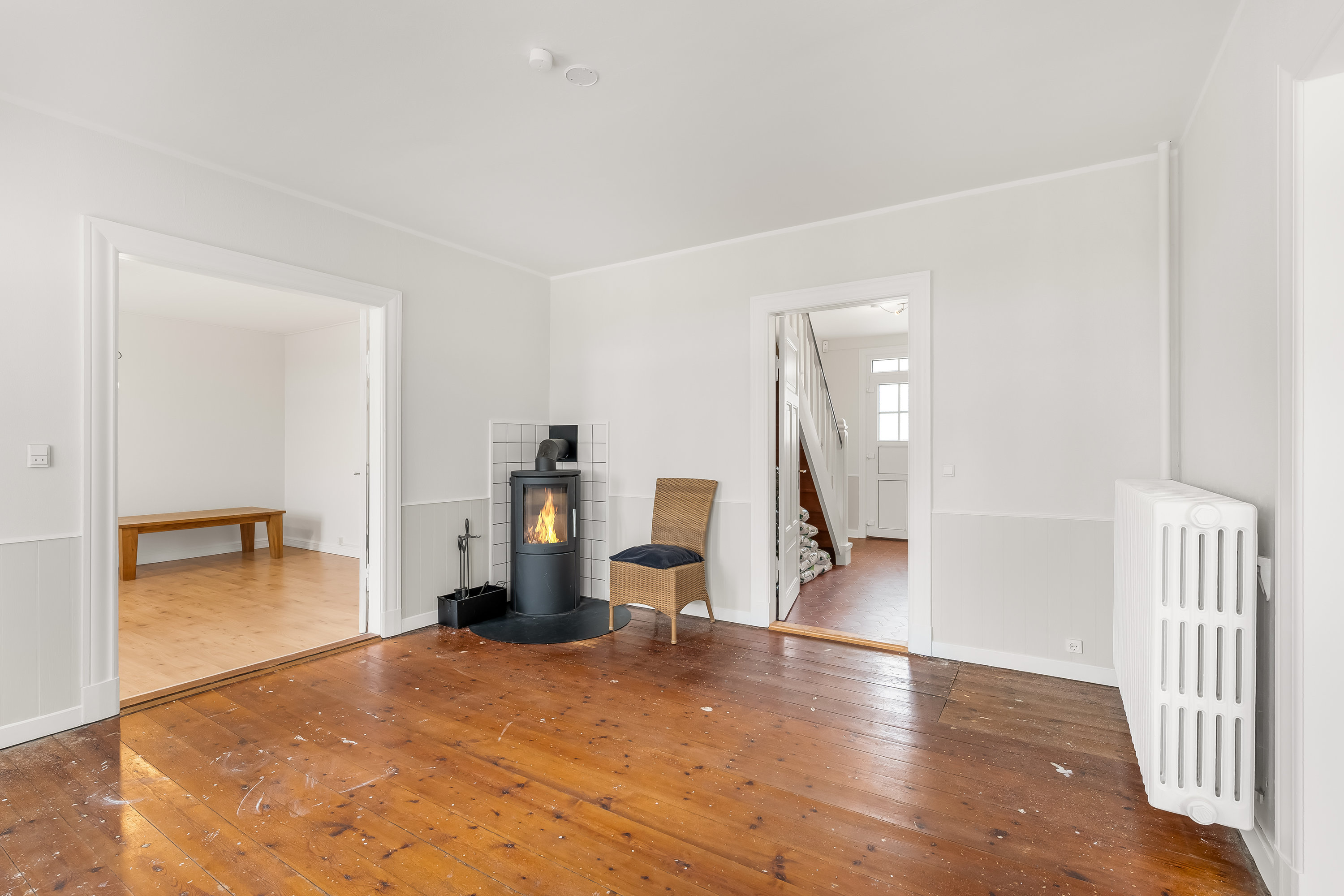 Fremhævet stue billede i fuldskærmstilstand. Billede af Kærmarksvej 50, Birkelev, 6780 Skærbæk