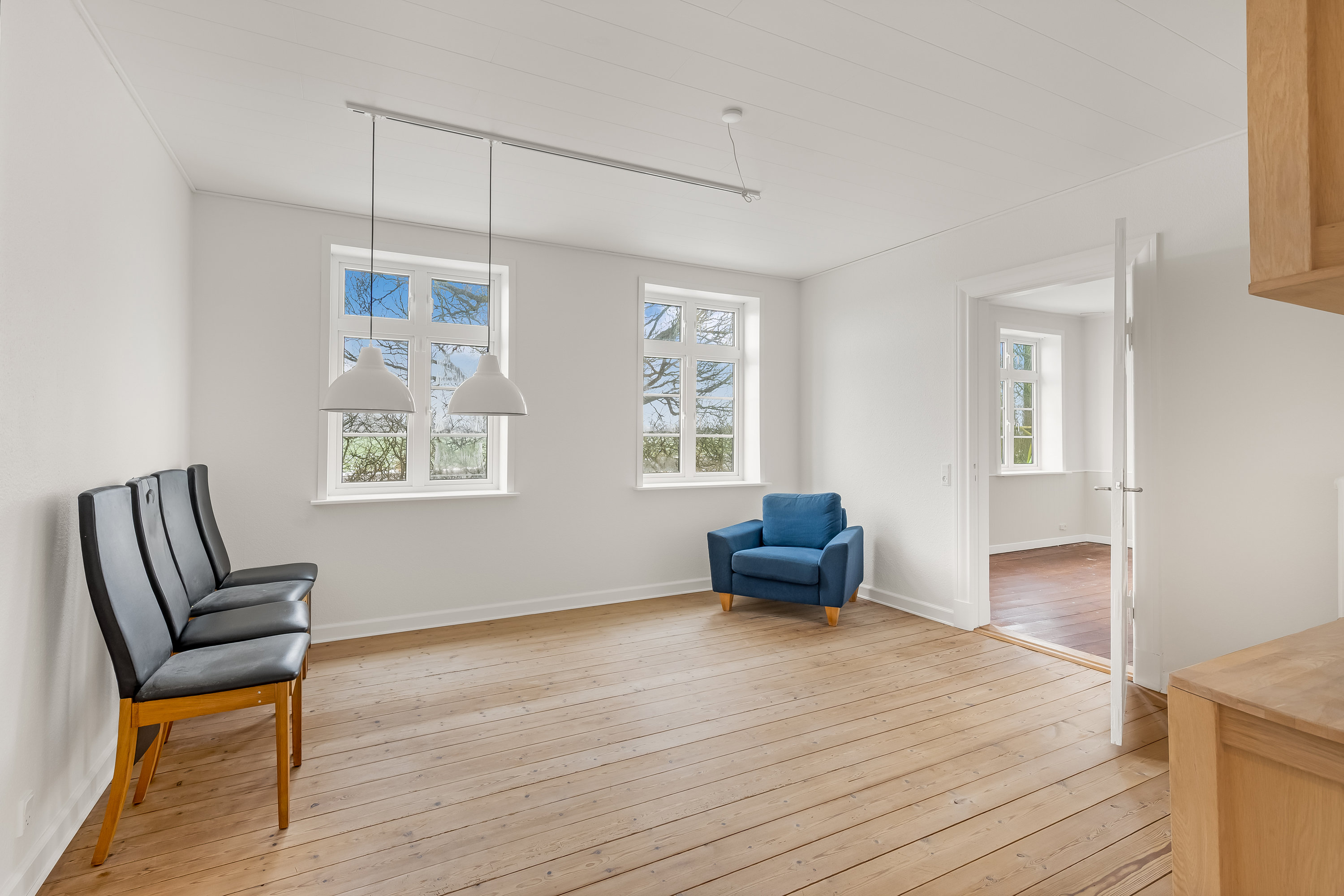 Fremhævet stue billede i fuldskærmstilstand. Billede af Kærmarksvej 50, Birkelev, 6780 Skærbæk