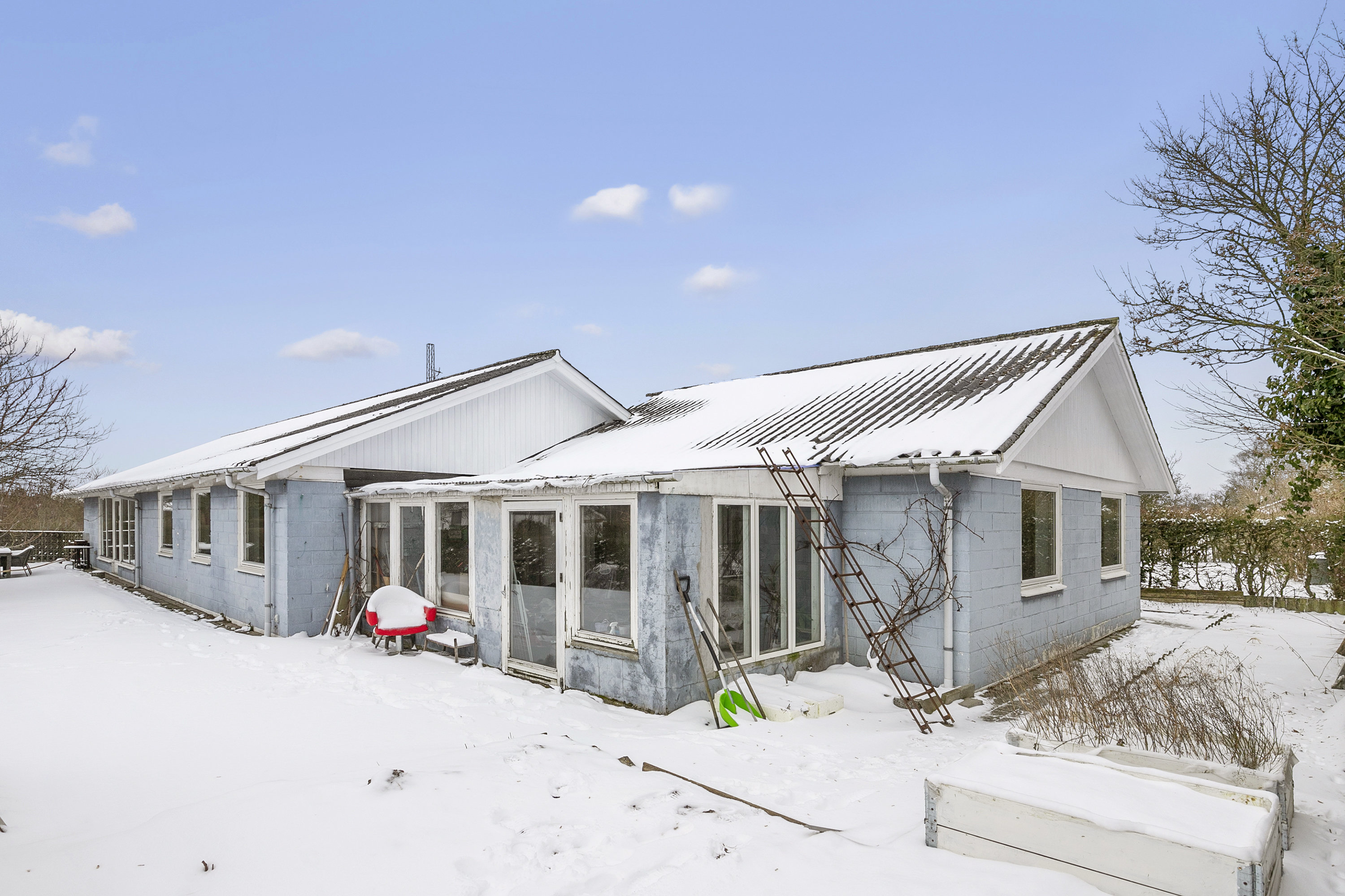 Fremhævet facade billede i fuldskærmstilstand. Billede af Ternevej 2, 9700 Brønderslev