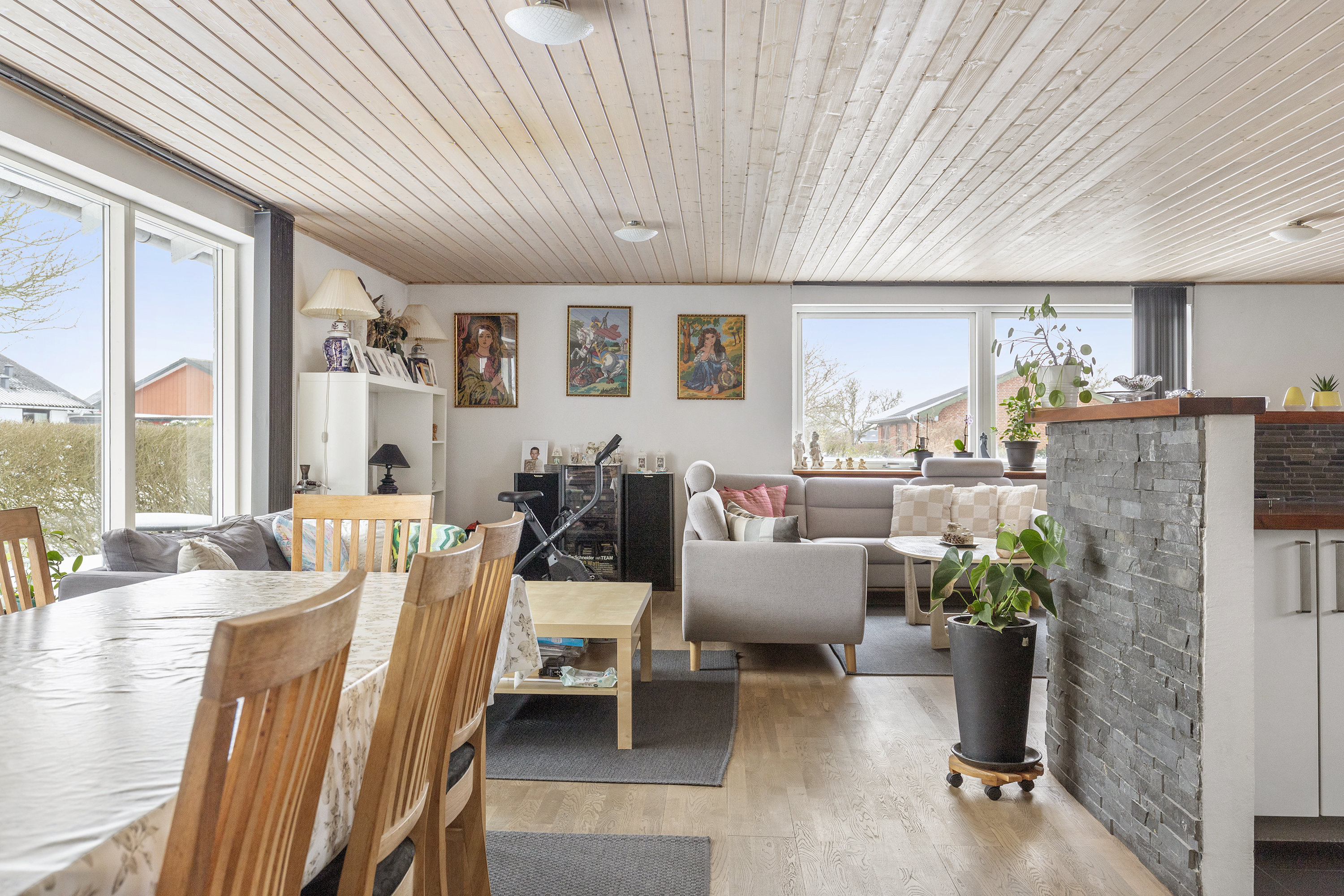 Fremhævet stue billede i fuldskærmstilstand. Billede af Ternevej 2, 9700 Brønderslev