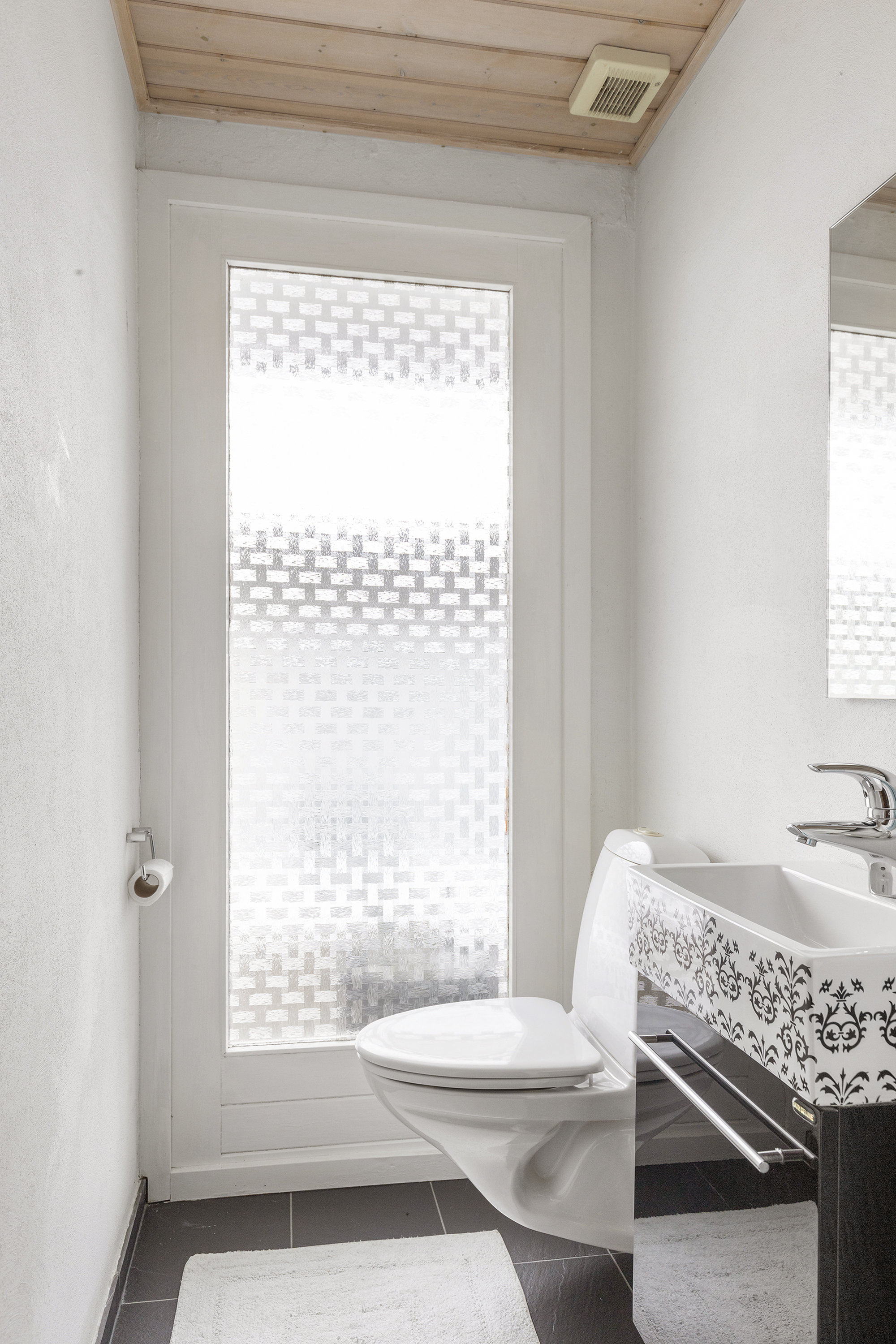 Fremhævet toilet billede i fuldskærmstilstand. Billede af Ternevej 2, 9700 Brønderslev