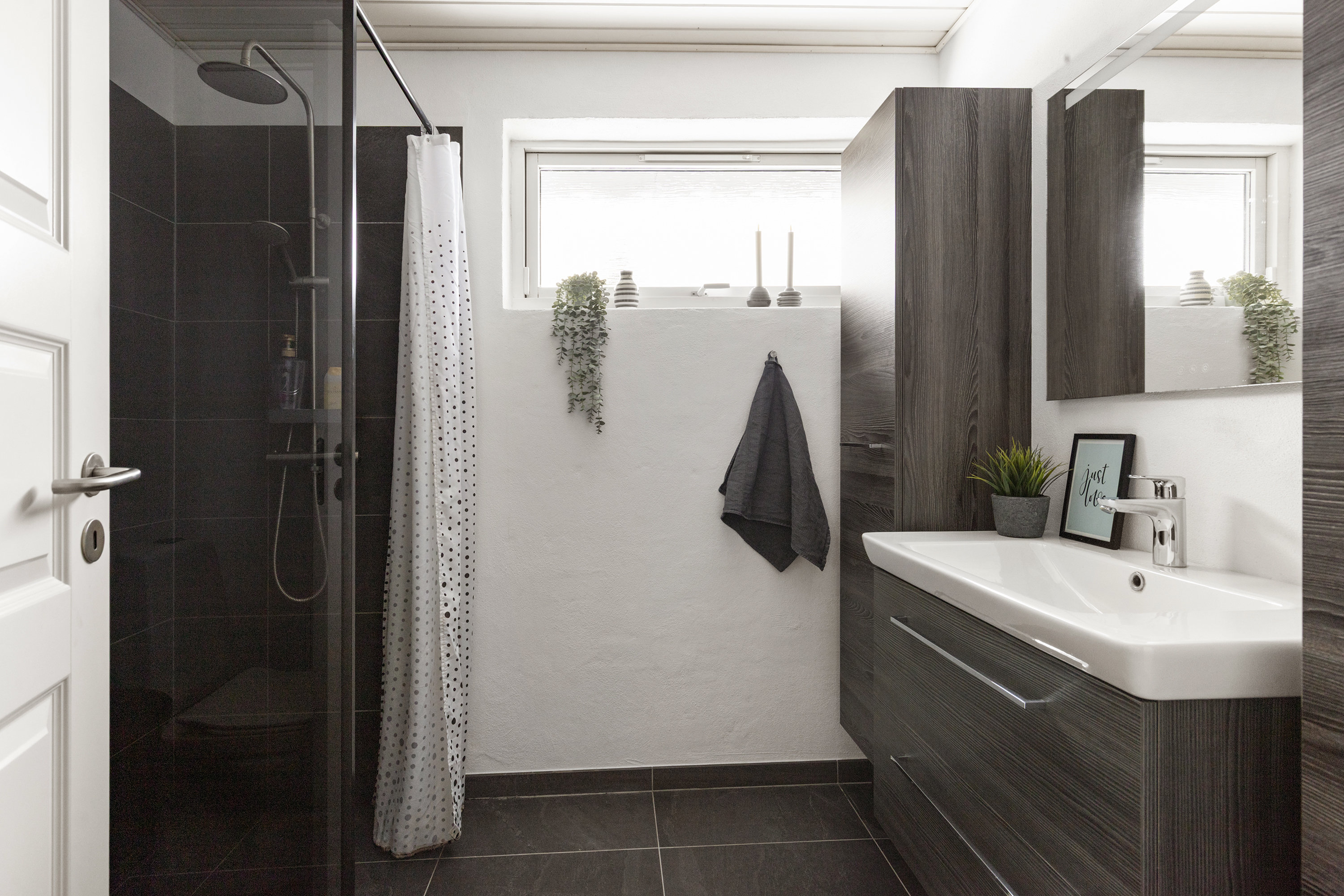 Fremhævet badeværelse billede i fuldskærmstilstand. Billede af Brorsonsvej 19, 9490 Pandrup