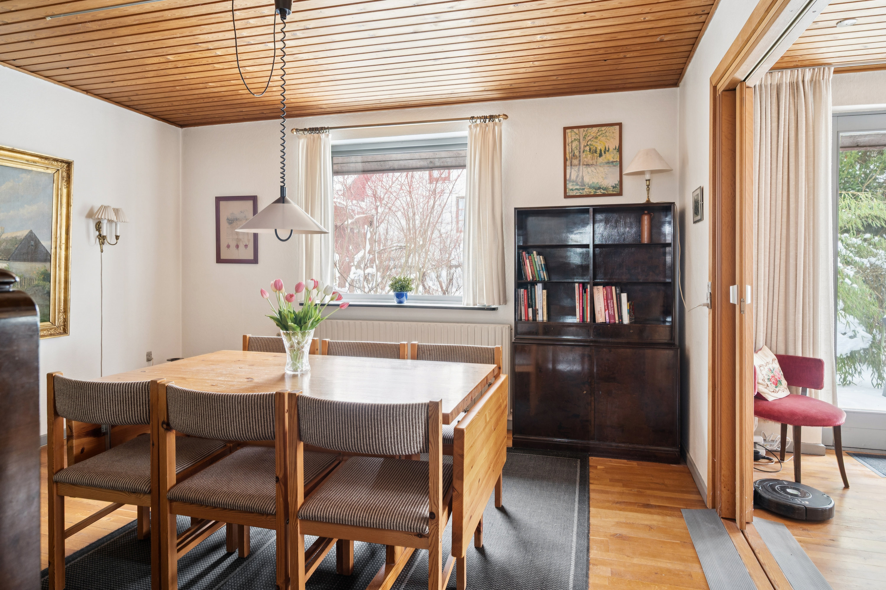 Fremhævet stue billede i fuldskærmstilstand. Billede af Miravej 14, Søften, 8382 Hinnerup