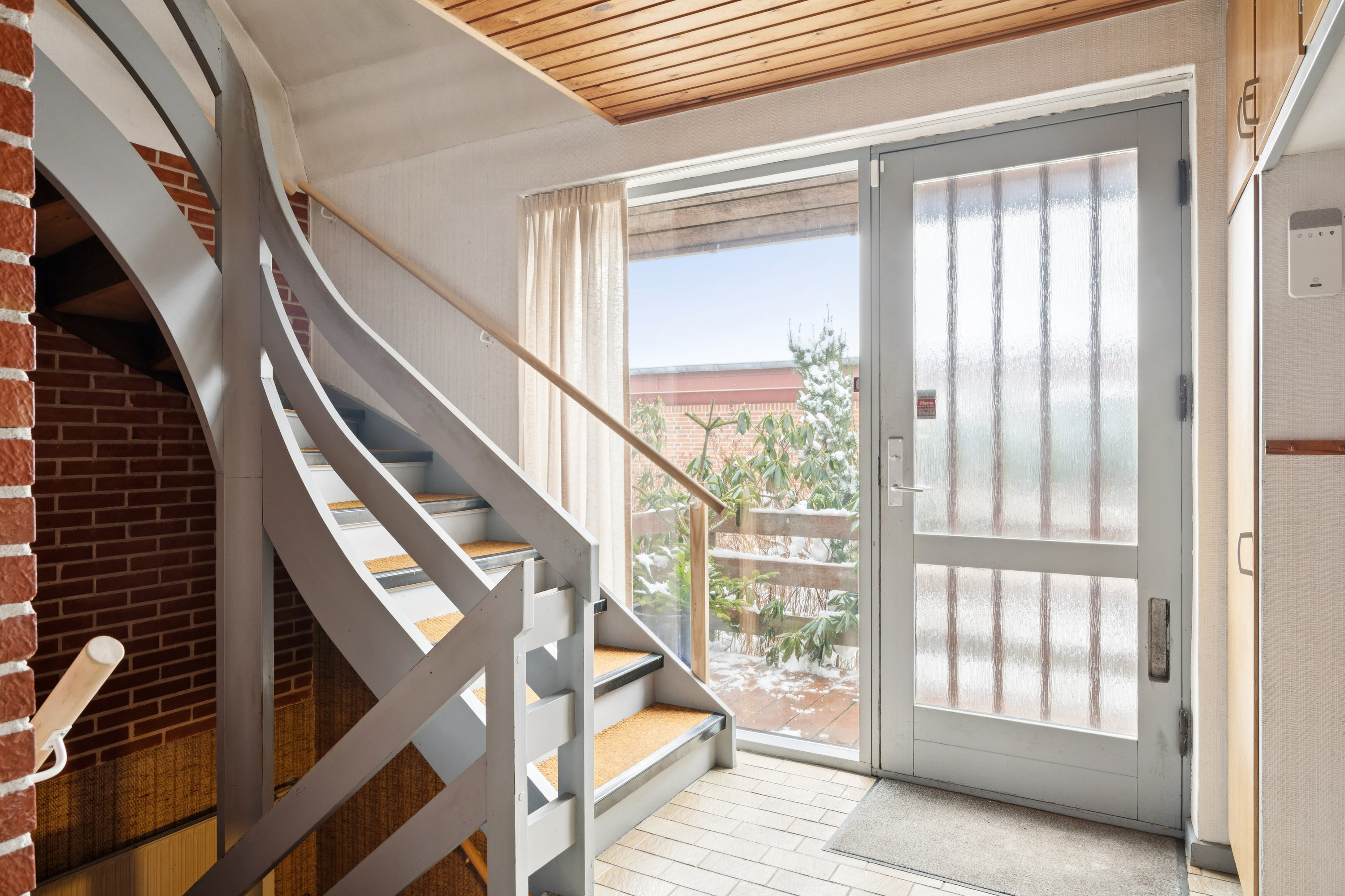 Fremhævet gang billede i fuldskærmstilstand. Billede af Miravej 14, Søften, 8382 Hinnerup