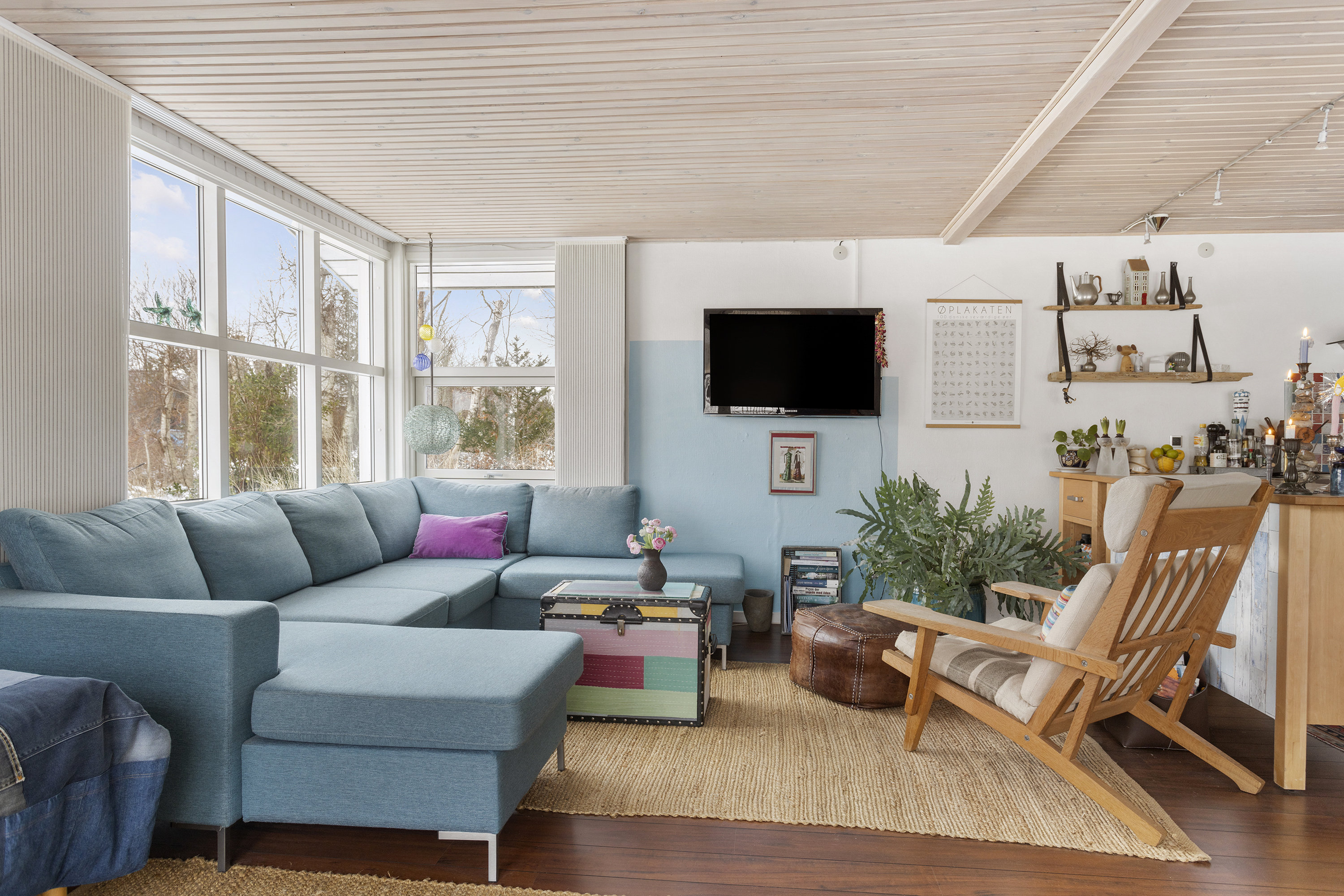 Fremhævet stue billede i fuldskærmstilstand. Billede af Rughaven 15A, 9970 Strandby