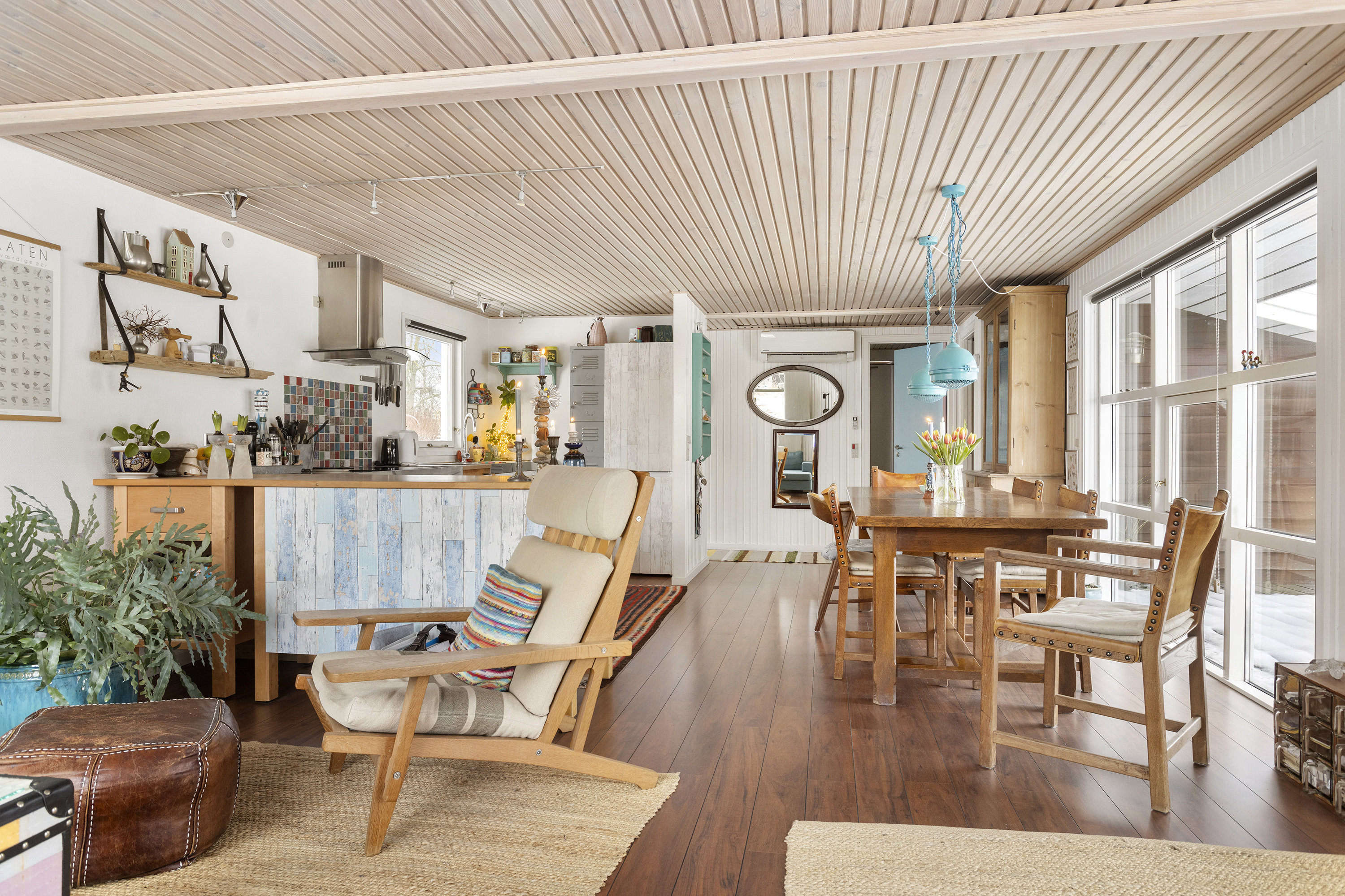 Fremhævet stue billede i fuldskærmstilstand. Billede af Rughaven 15A, 9970 Strandby