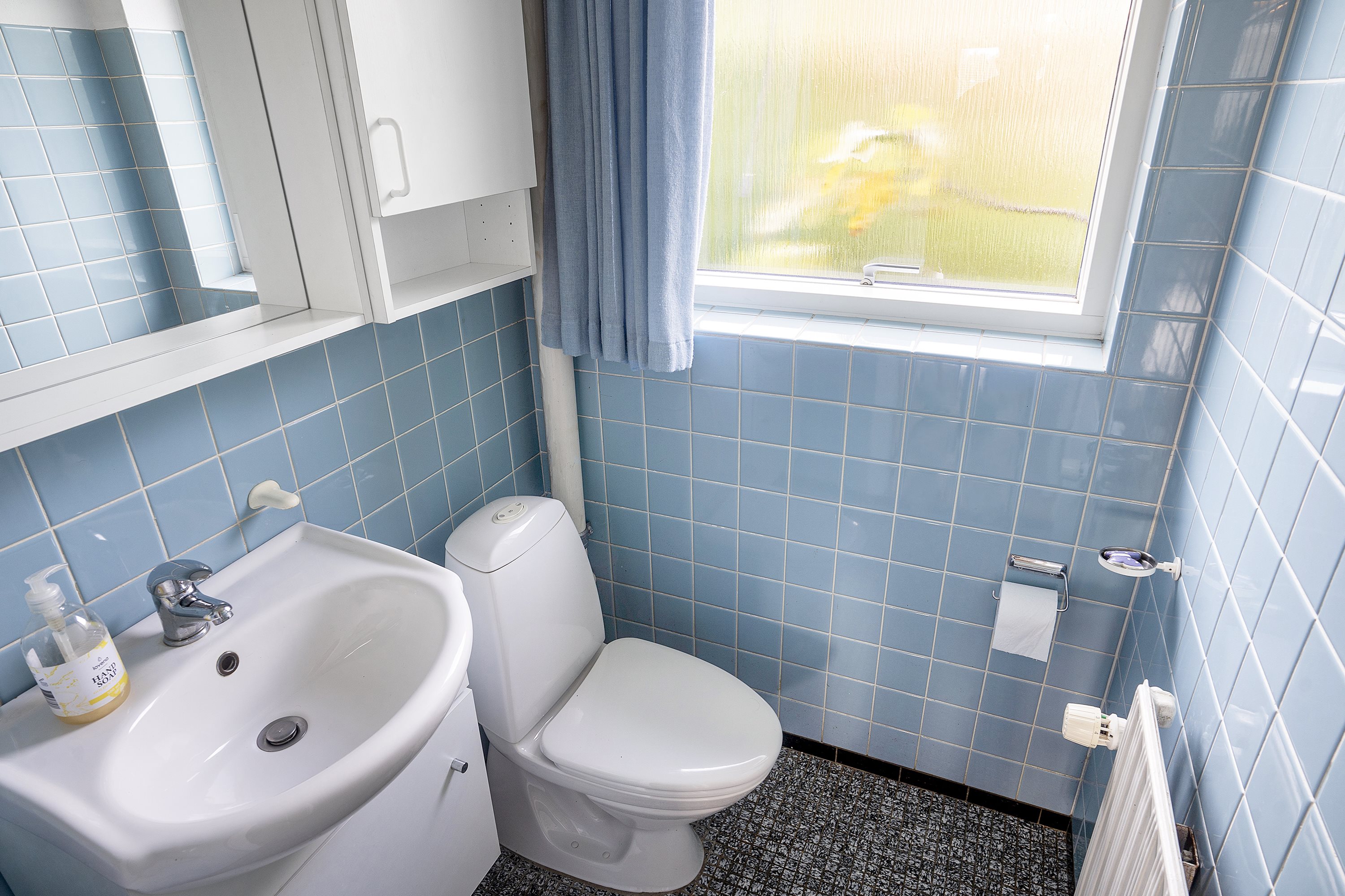 Fremhævet badeværelse billede i fuldskærmstilstand. Billede af Lerholmvej 12, 2750 Ballerup