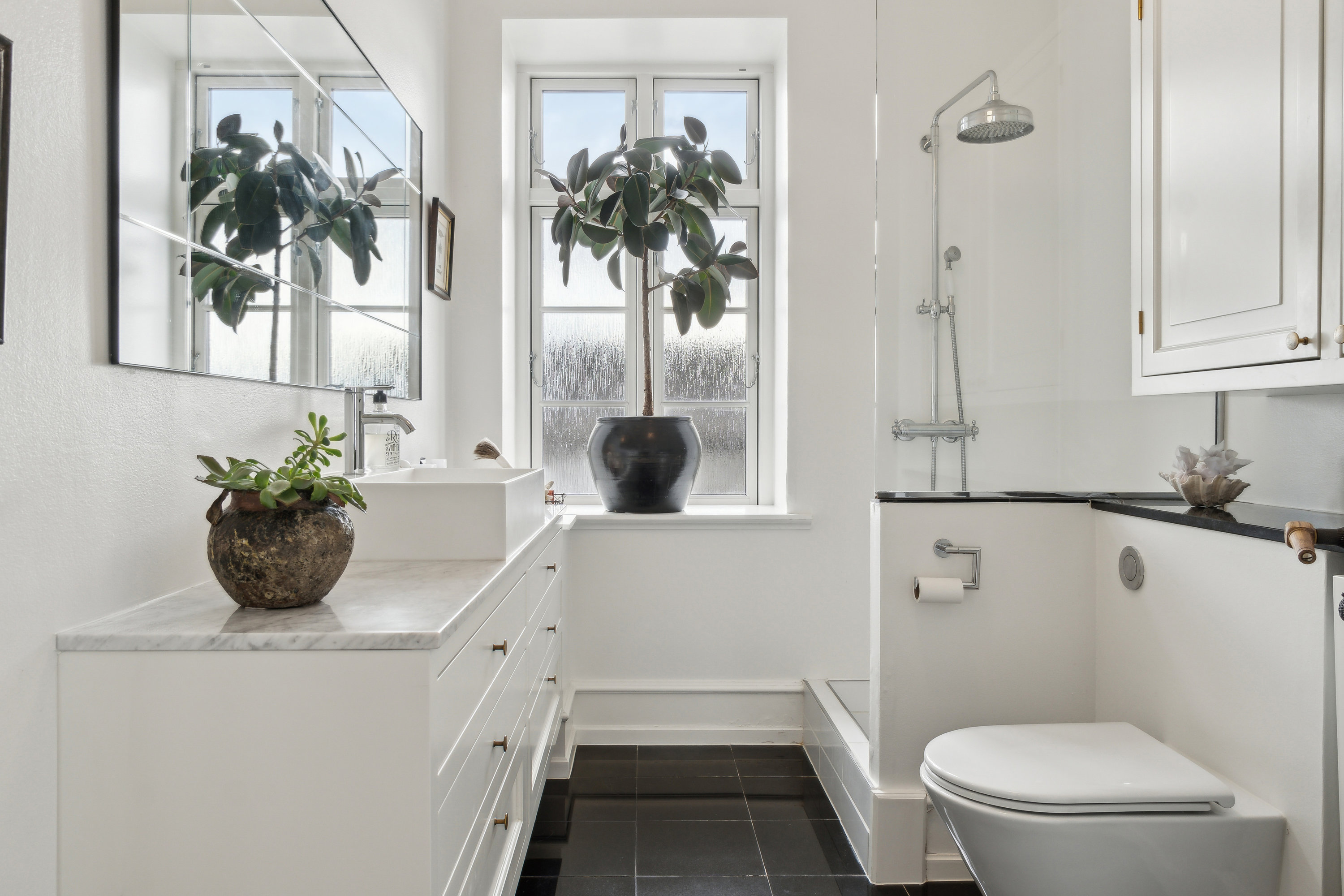 Fremhævet  billede i fuldskærmstilstand. Billede af Strandvejen 157B, 1. th., 3060 Espergærde