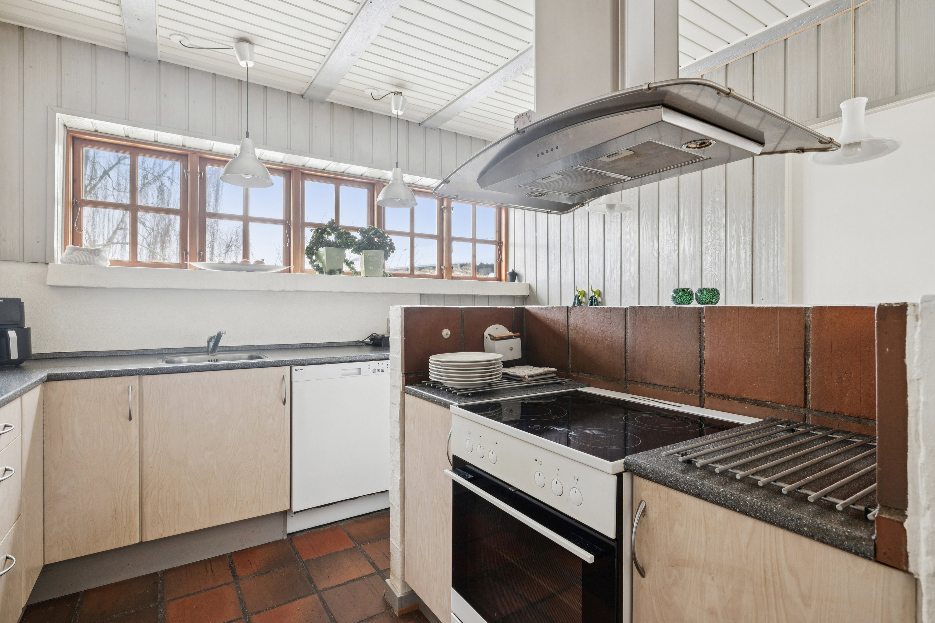 Fremhævet køkken billede i fuldskærmstilstand. Billede af Gl. Romaltvej 12, 8960 Randers SØ