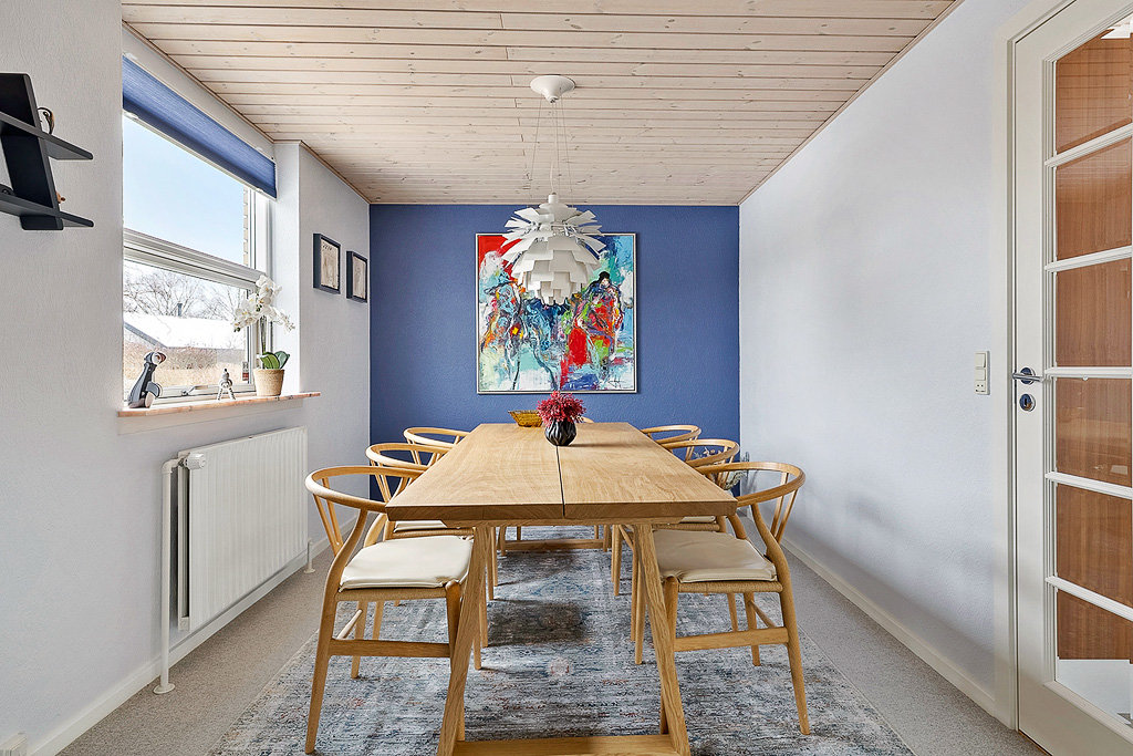 Fremhævet stue billede i fuldskærmstilstand. Billede af Bøgevej 1, Frølunde, 4220 Korsør