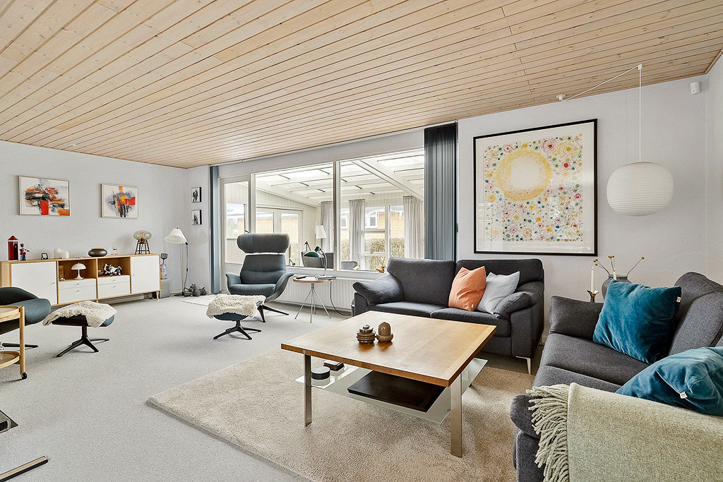 Fremhævet stue billede i fuldskærmstilstand. Billede af Bøgevej 1, Frølunde, 4220 Korsør