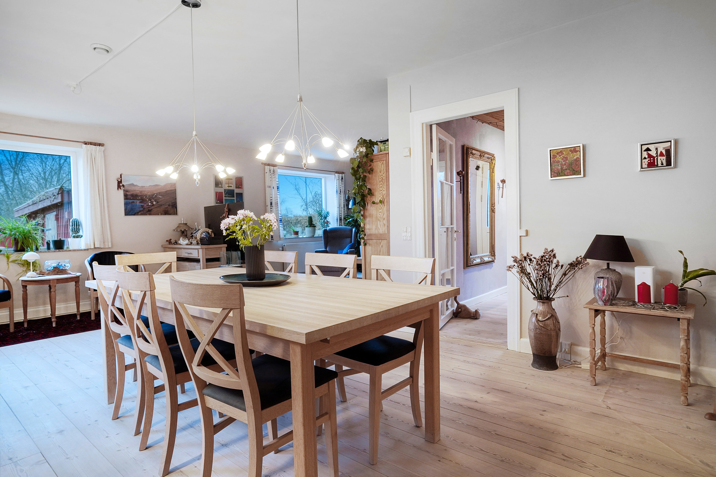 Fremhævet spisestue billede i fuldskærmstilstand. Billede af Frederiksborgvej 170, 3450 Allerød