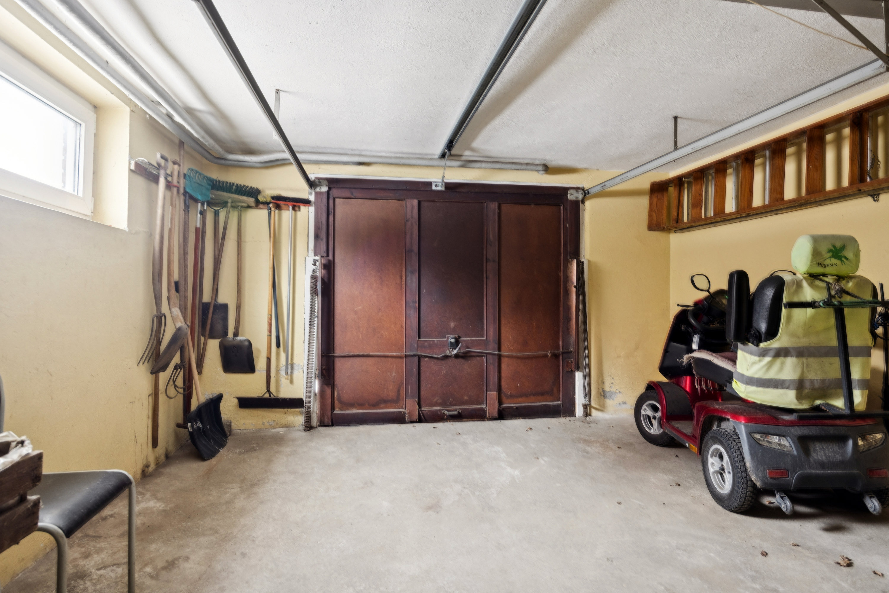 Fremhævet garage billede i fuldskærmstilstand. Billede af Vestvej 17, Langholt, 9310 Vodskov