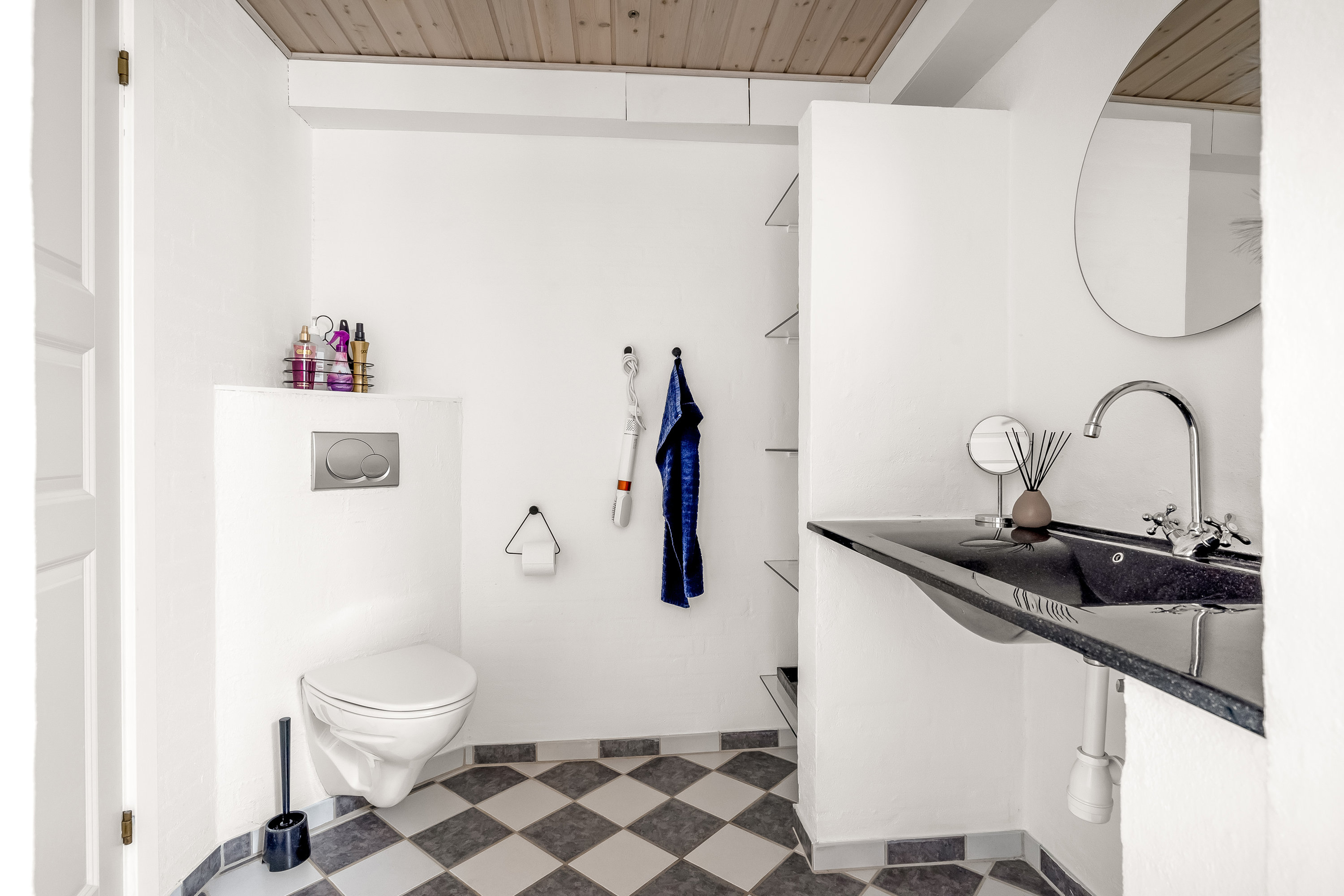 Fremhævet badeværelse billede i fuldskærmstilstand. Billede af Kildevej 18, 7500 Holstebro