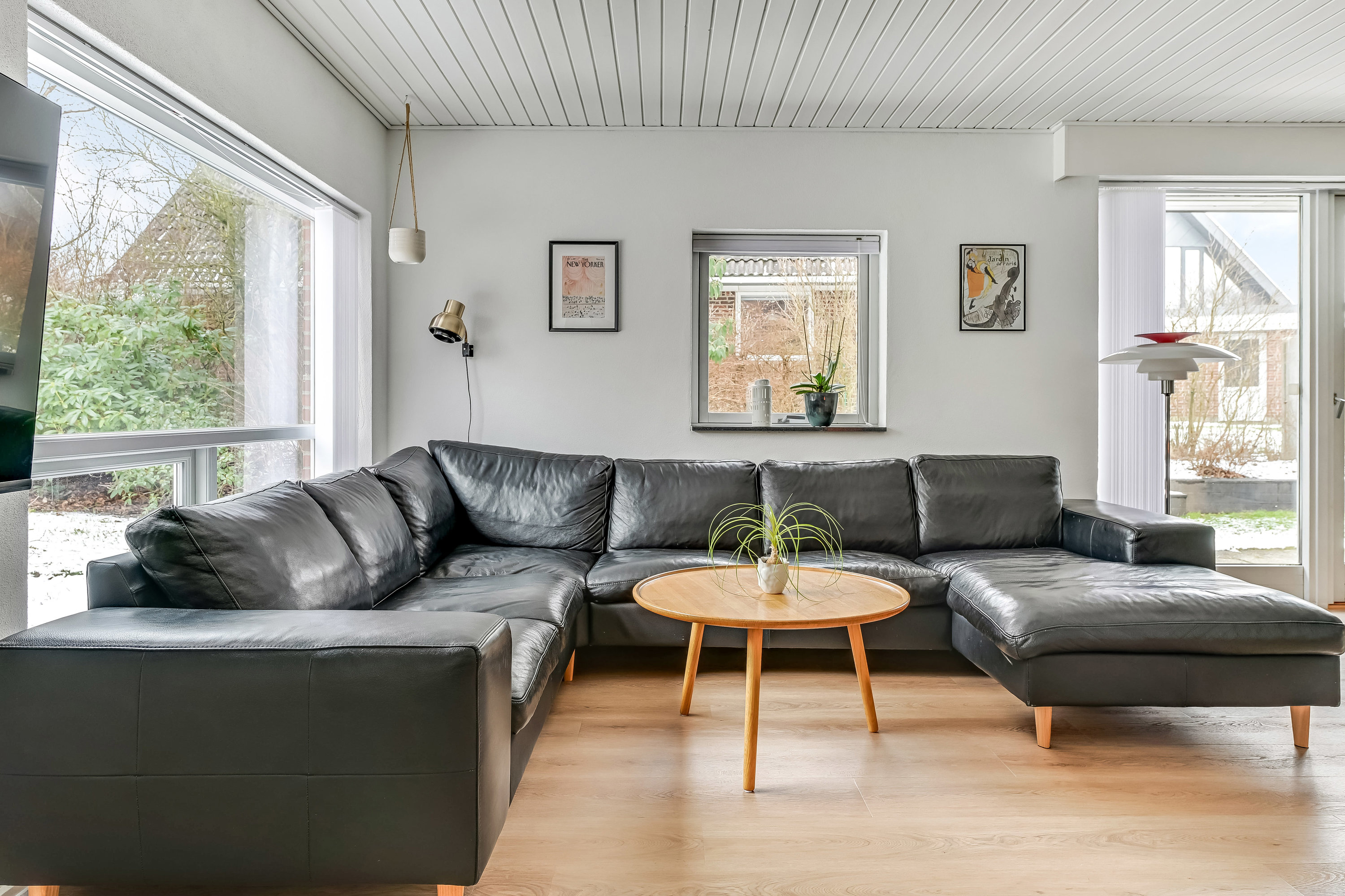 Fremhævet stue billede i fuldskærmstilstand. Billede af Ådalen 11, 6710 Esbjerg V