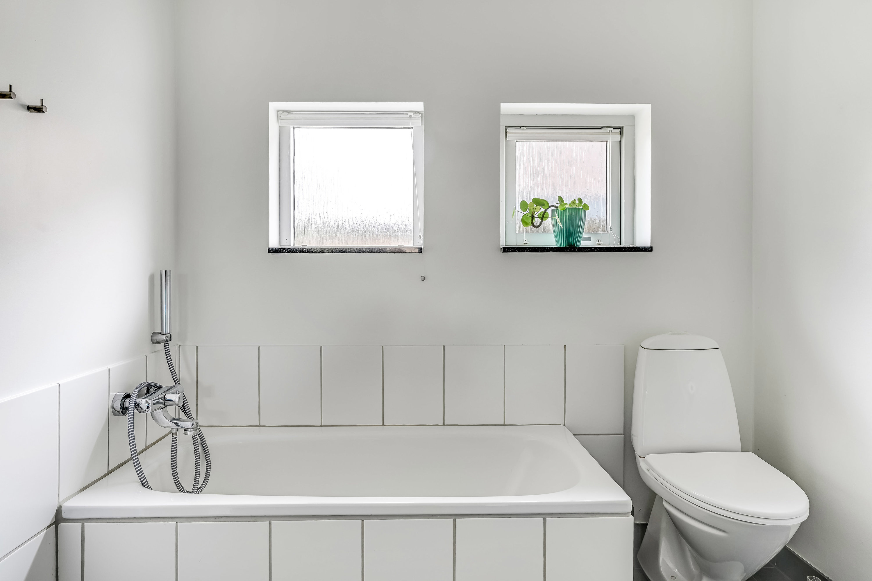 Fremhævet badeværelse billede i fuldskærmstilstand. Billede af Ådalen 11, 6710 Esbjerg V