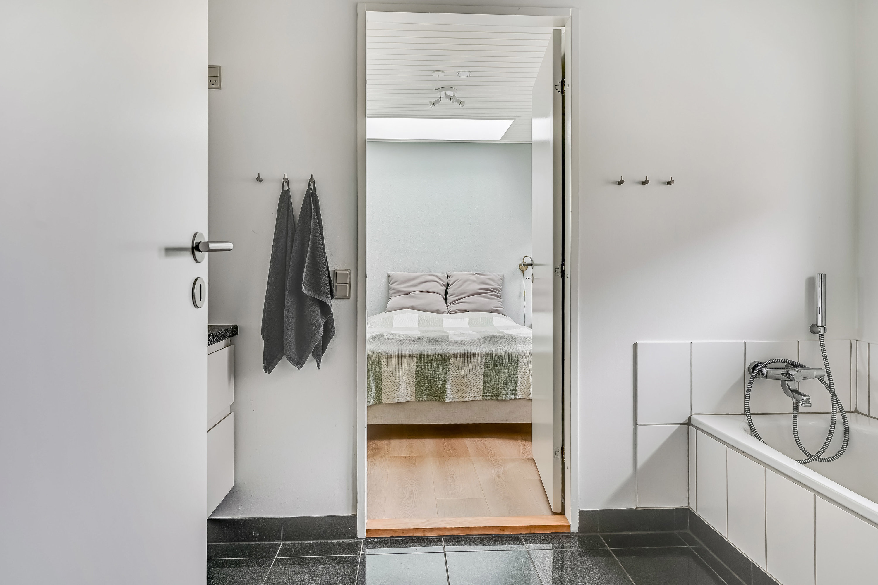 Fremhævet badeværelse billede i fuldskærmstilstand. Billede af Ådalen 11, 6710 Esbjerg V