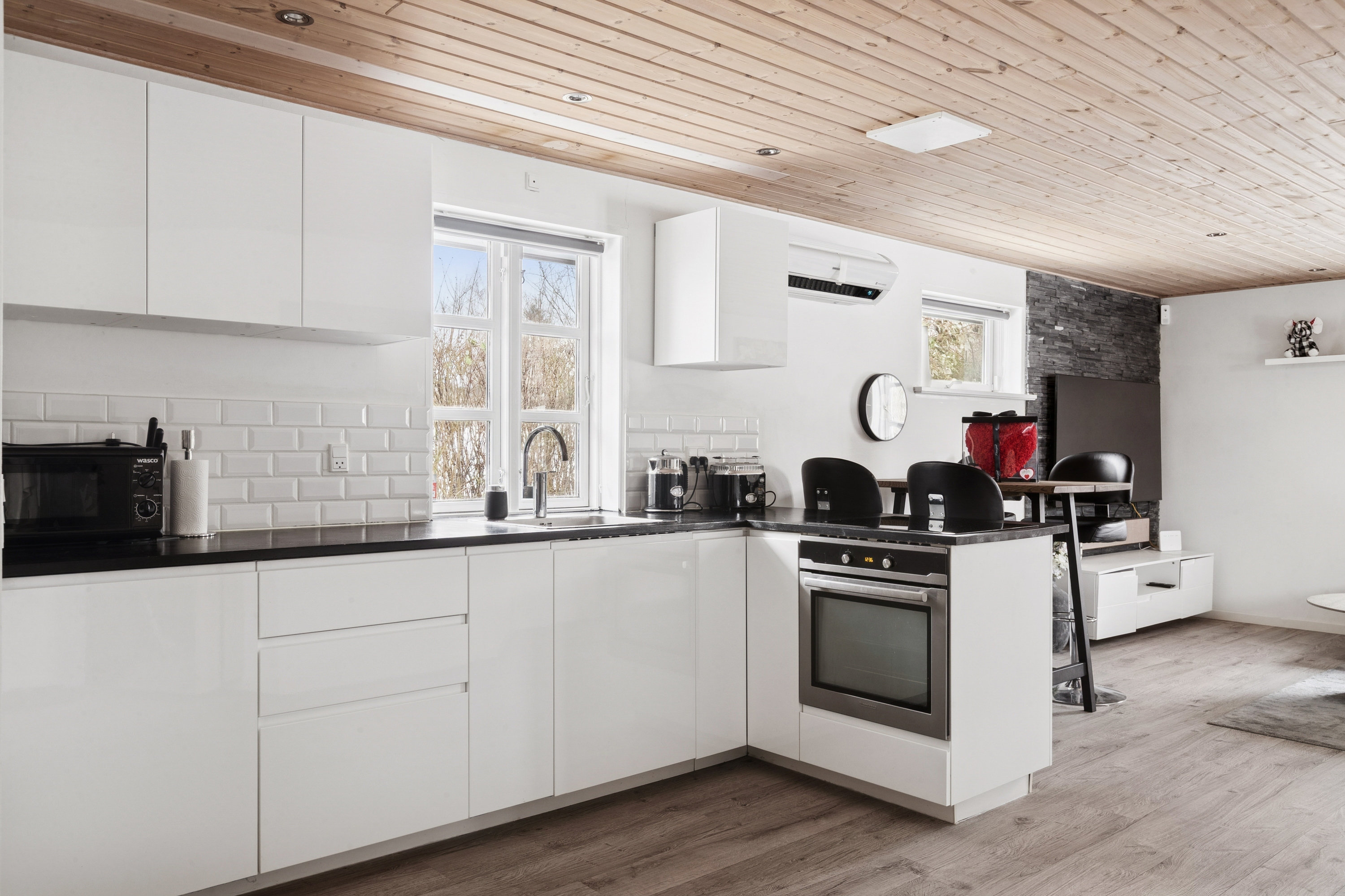 Fremhævet køkken billede i fuldskærmstilstand. Billede af Fritidshaven 211, 2640 Hedehusene