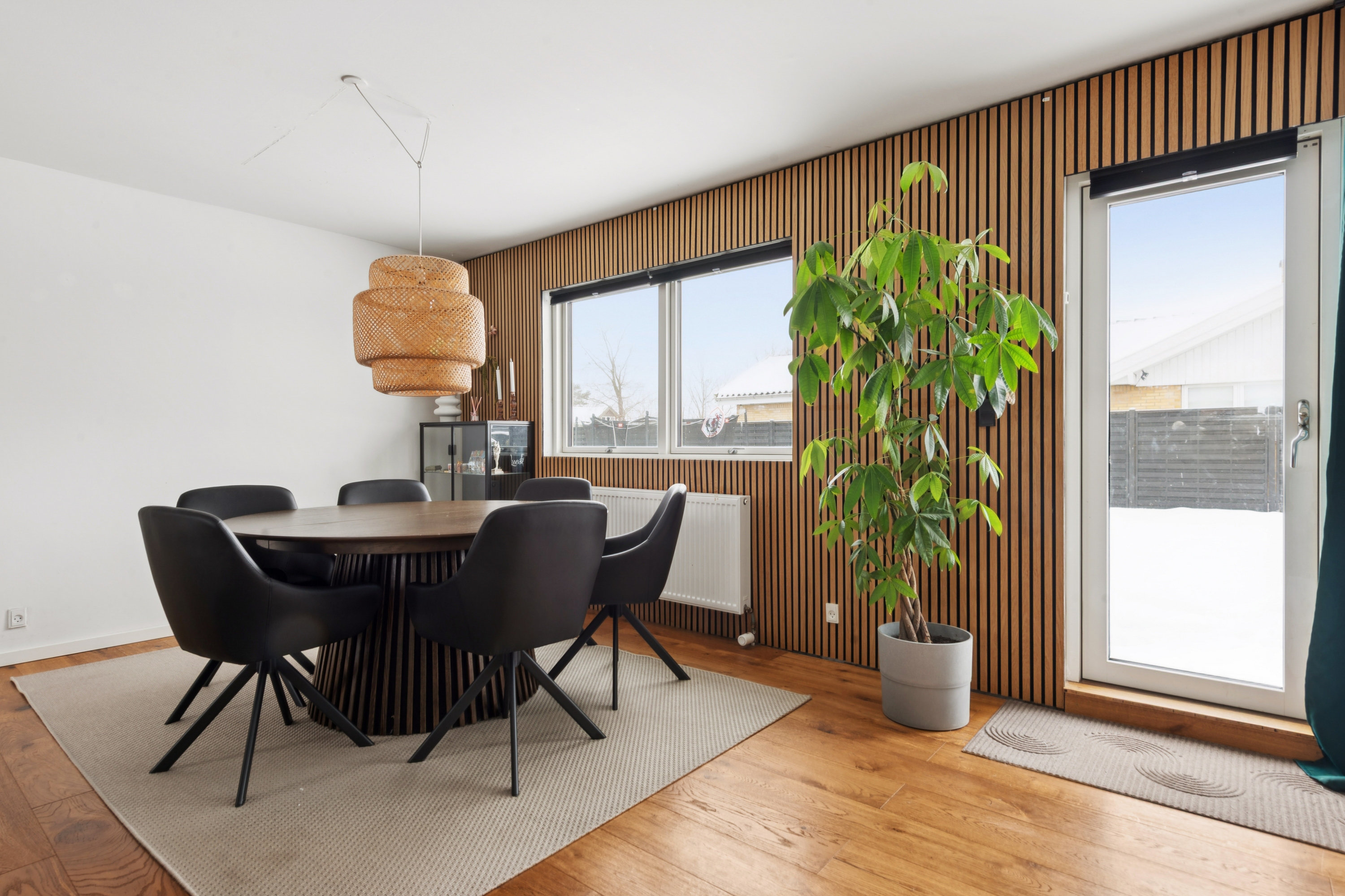 Fremhævet stue billede i fuldskærmstilstand. Billede af Stolpeager 6, 2670 Greve