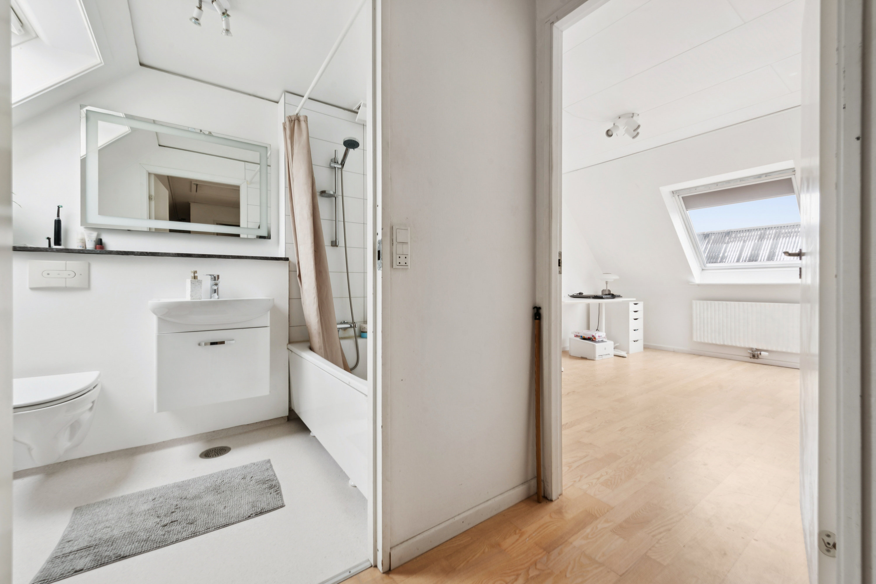 Fremhævet gang billede i fuldskærmstilstand. Billede af Hyldebærlunden 22, 2670 Greve