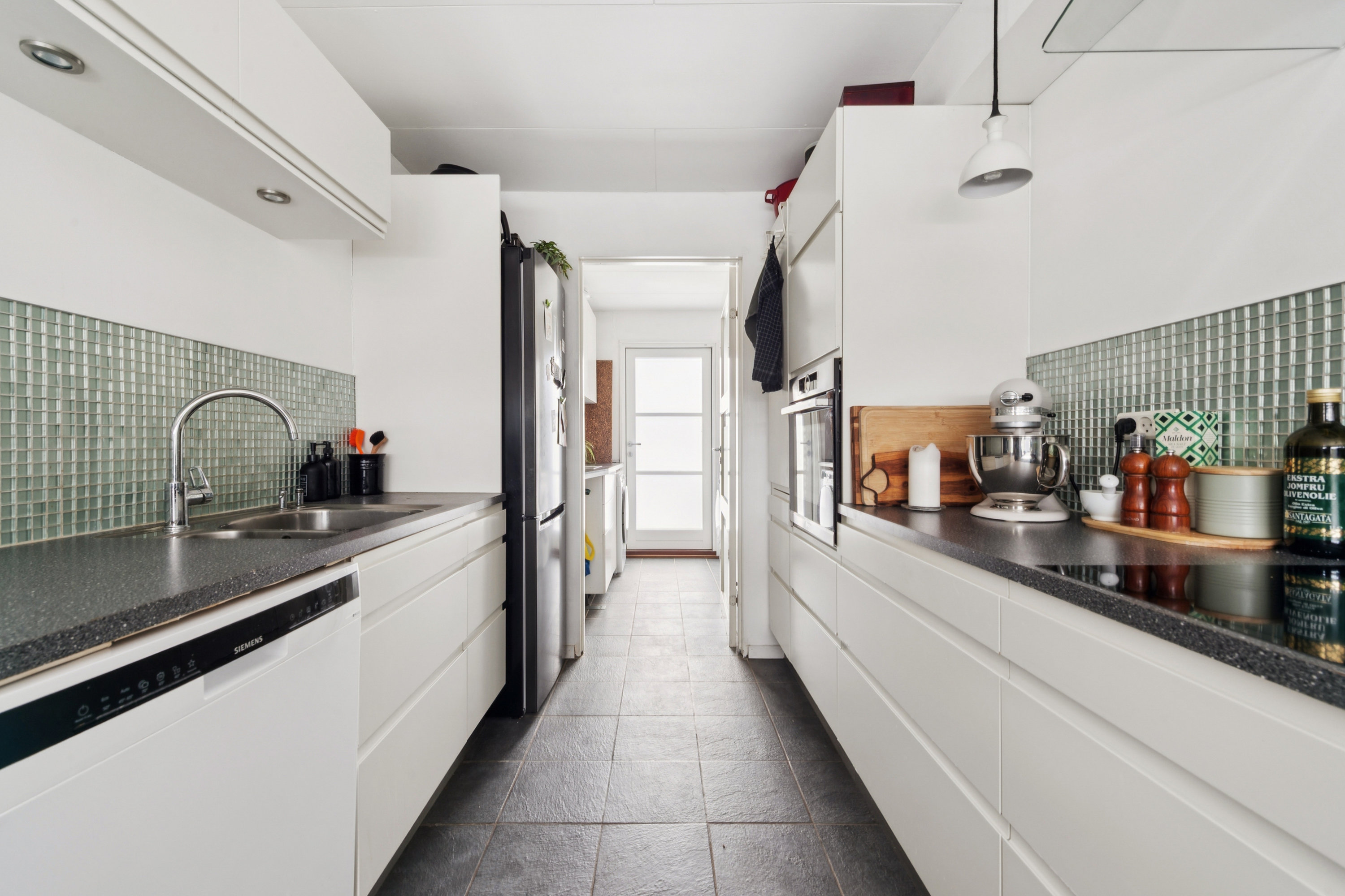 Fremhævet køkken billede i fuldskærmstilstand. Billede af Hyldebærlunden 22, 2670 Greve