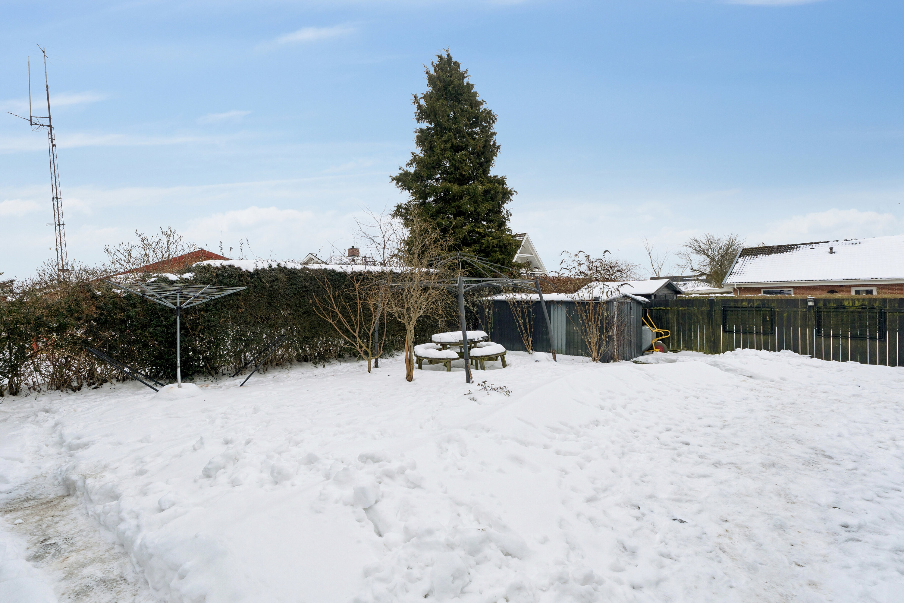 Fremhævet udendørs billede i fuldskærmstilstand. Billede af Hvidovreskellet 35, 2650 Hvidovre