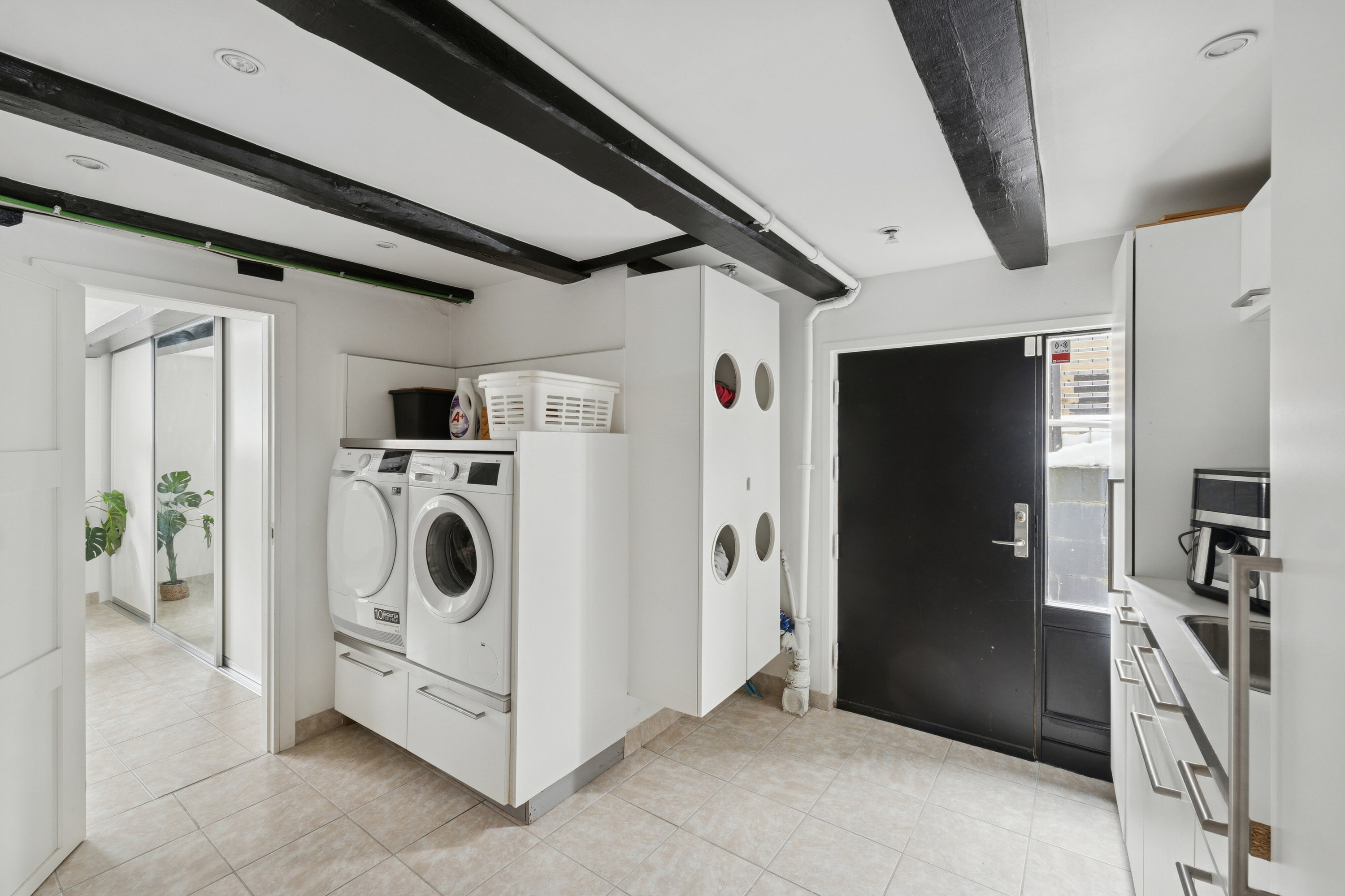 Fremhævet gang billede i fuldskærmstilstand. Billede af Hvidovreskellet 35, 2650 Hvidovre