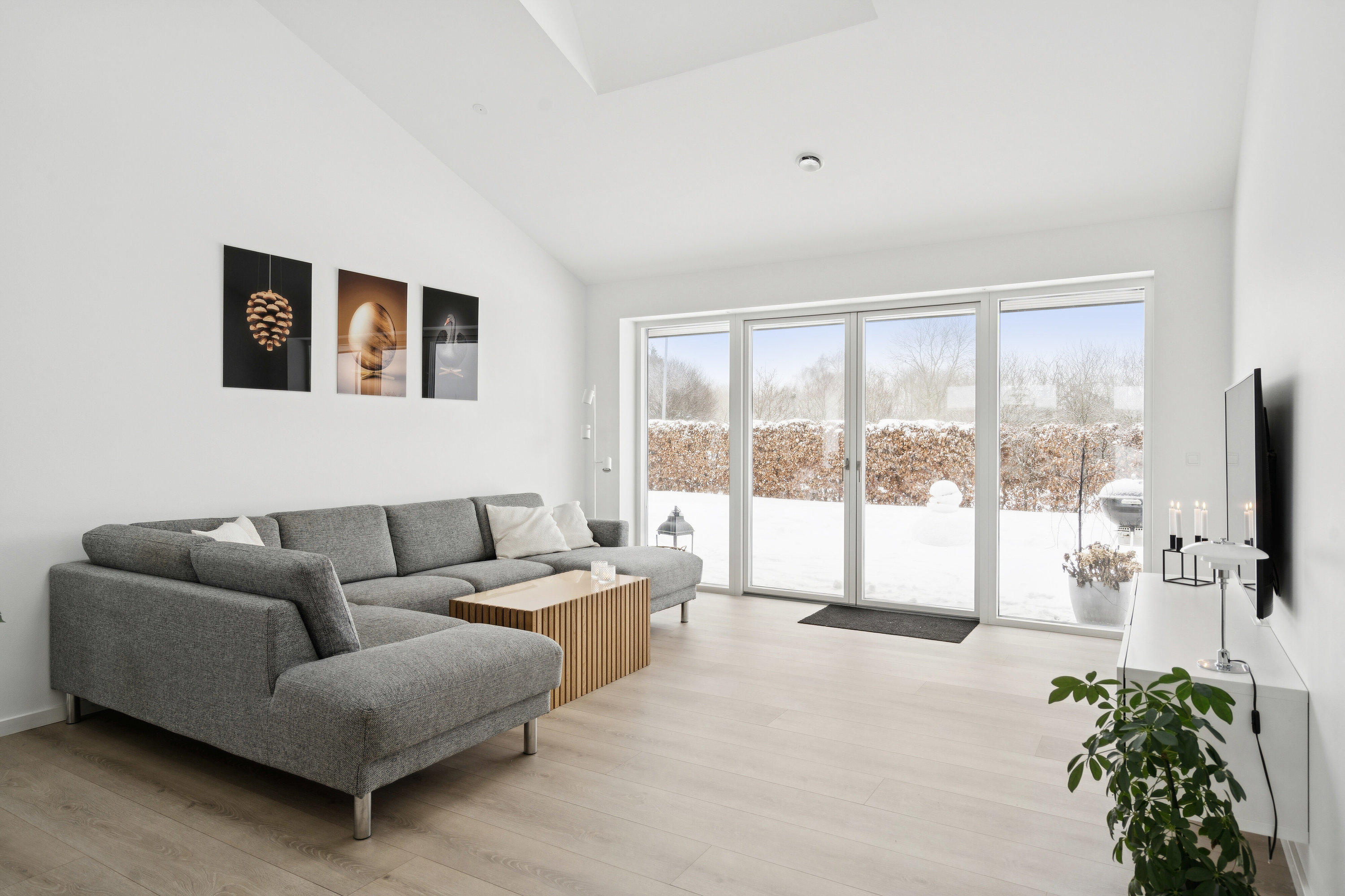 Fremhævet stue billede i fuldskærmstilstand. Billede af Cherryvej 1, Dalby, 4690 Haslev