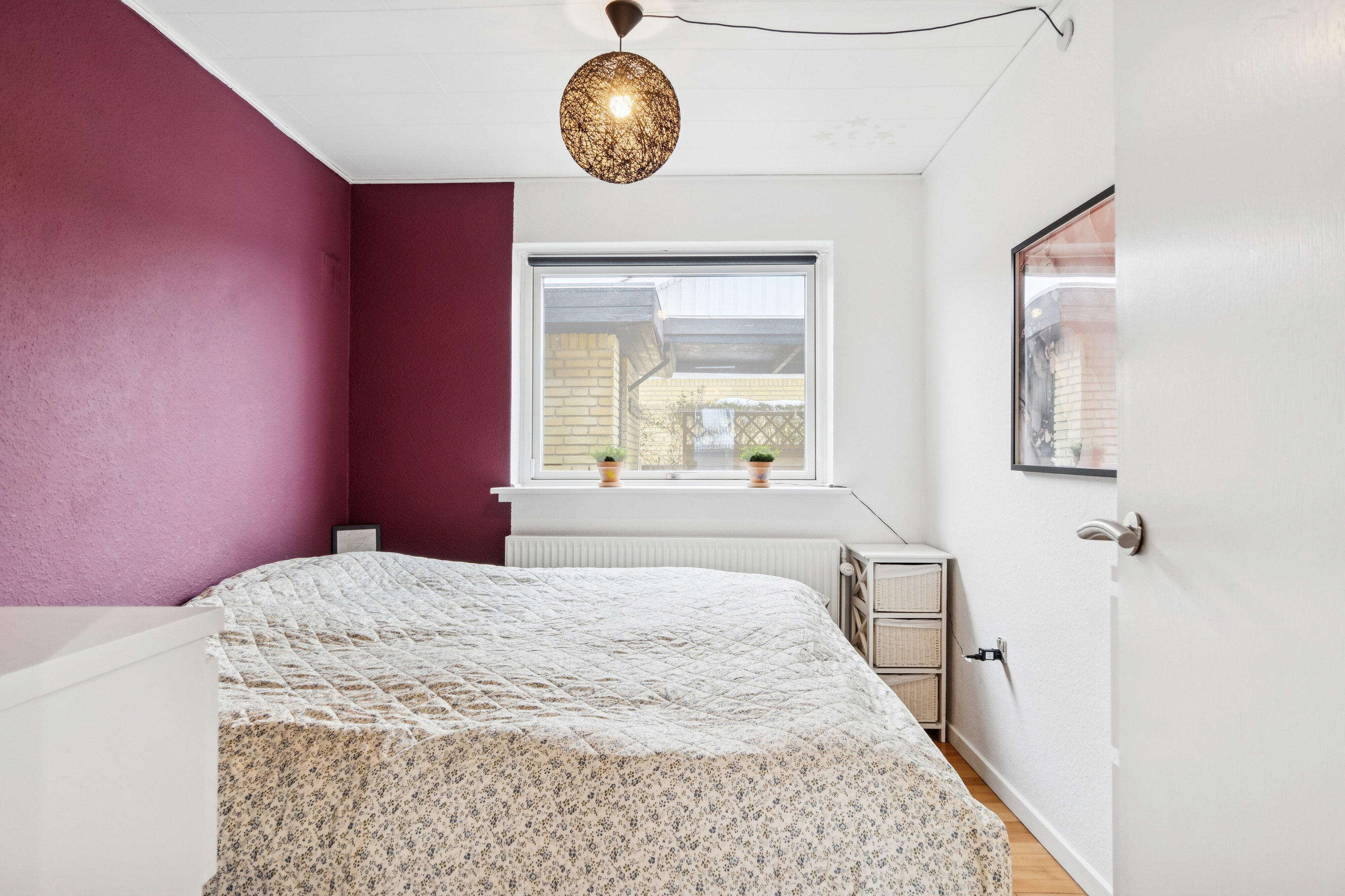 Fremhævet soveværelse billede i fuldskærmstilstand. Billede af Snebærvej 2, 4540 Fårevejle