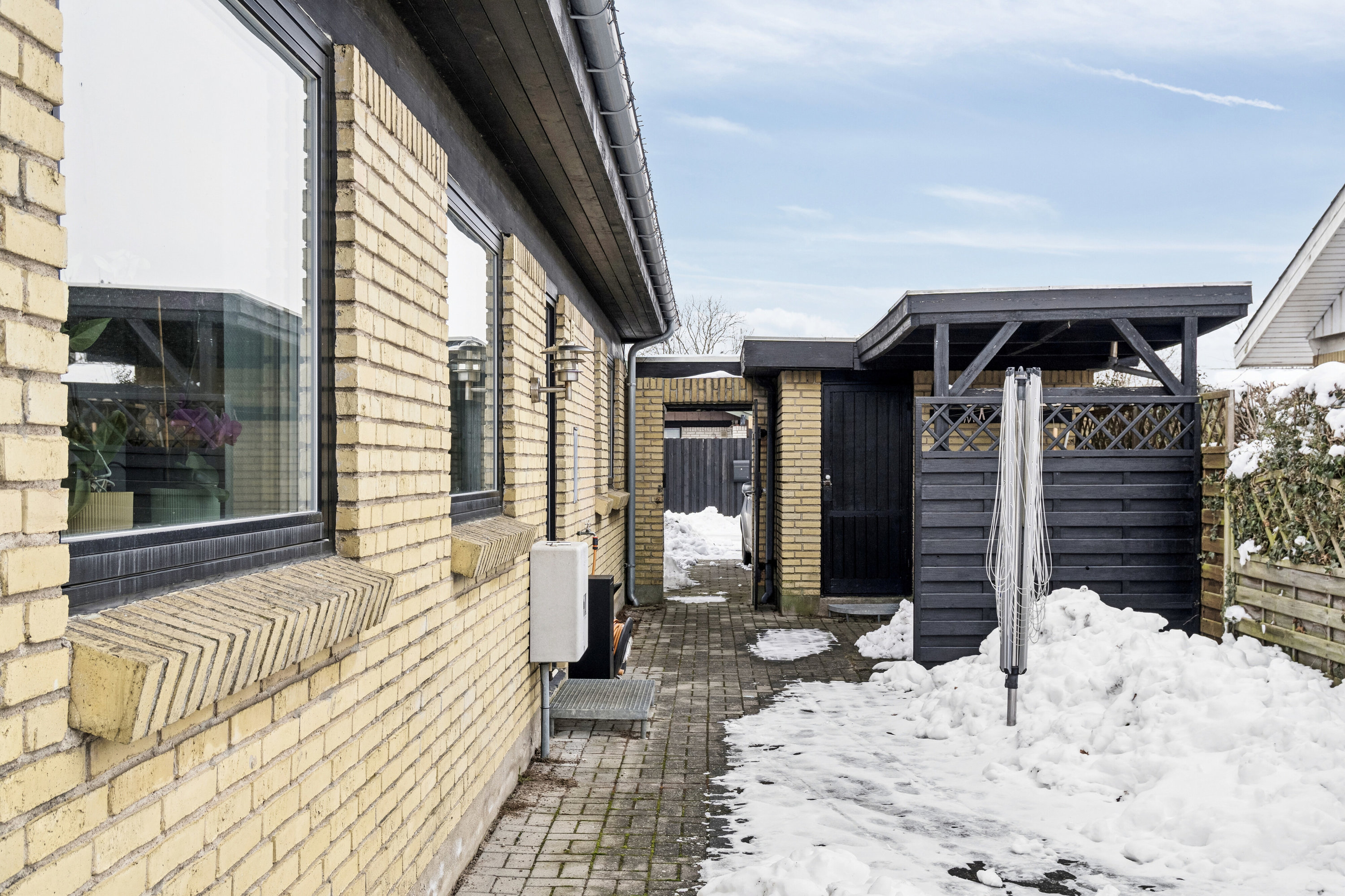 Fremhævet udendørs billede i fuldskærmstilstand. Billede af Snebærvej 2, 4540 Fårevejle