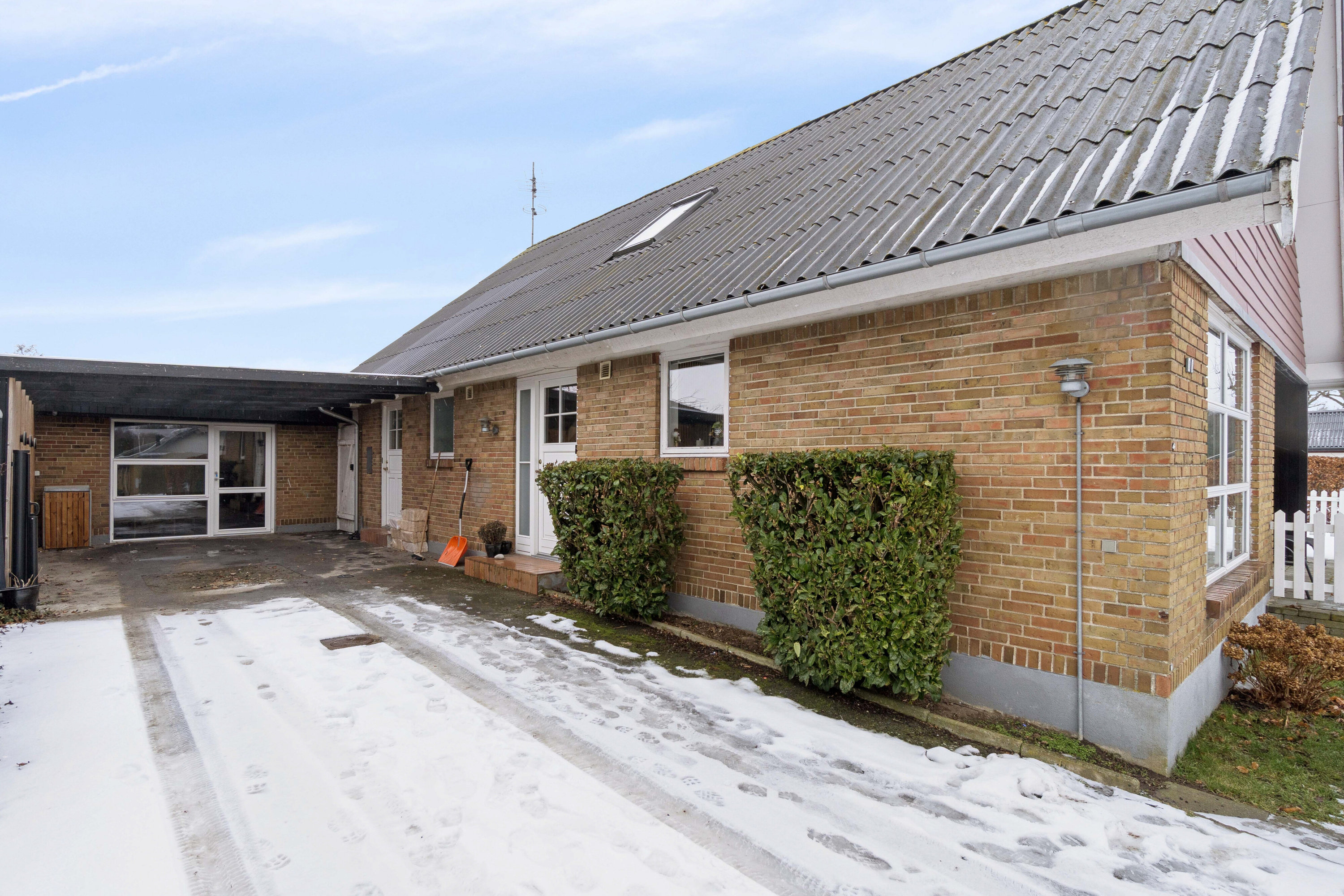 Fremhævet indkørsel billede i fuldskærmstilstand. Billede af Gammeltoft 11, 3790 Hasle