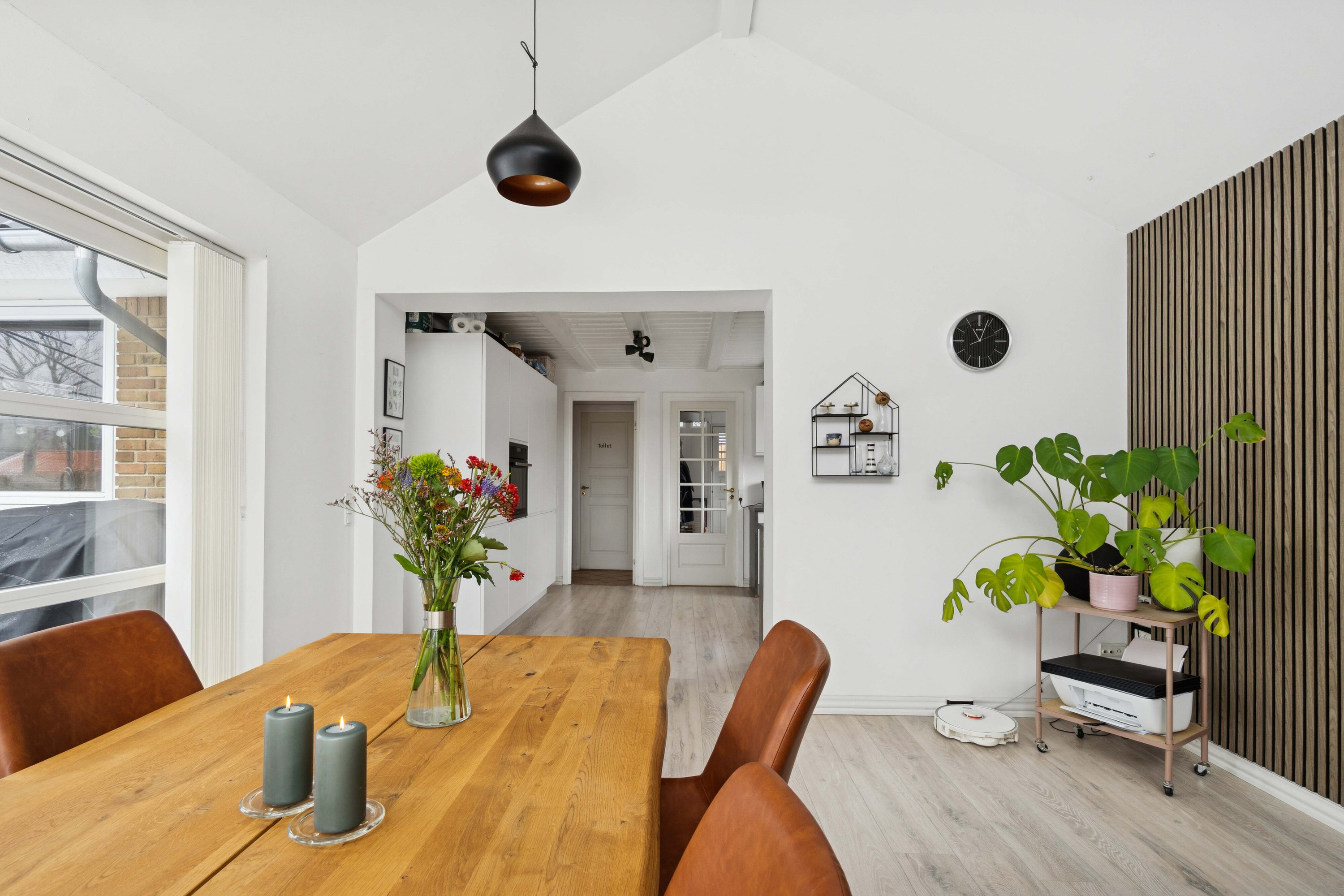 Fremhævet spisestue billede i fuldskærmstilstand. Billede af Gammeltoft 11, 3790 Hasle