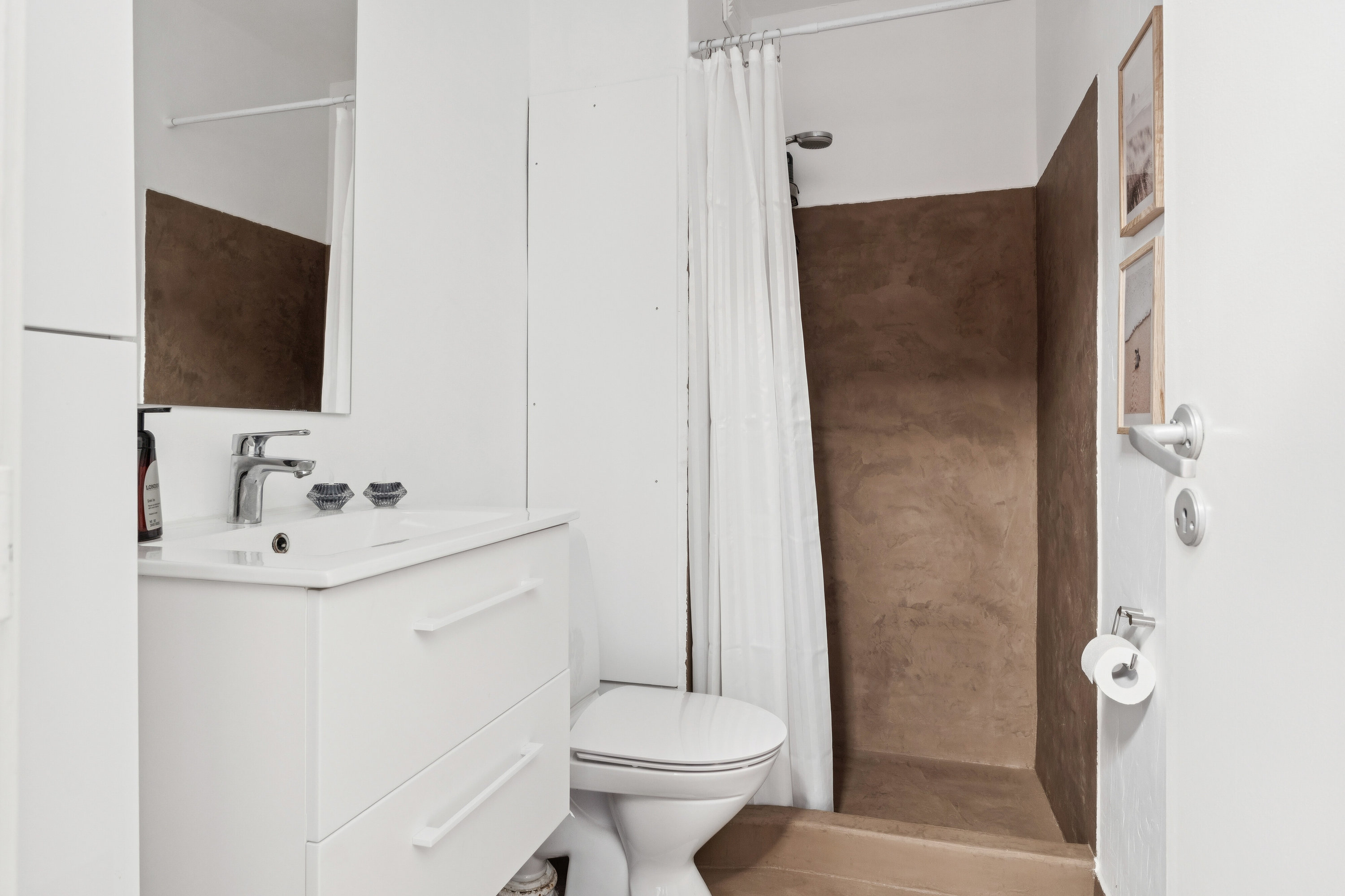 Fremhævet badeværelse billede i fuldskærmstilstand. Billede af Neergårdsparken 23, 1. 3., 4000 Roskilde