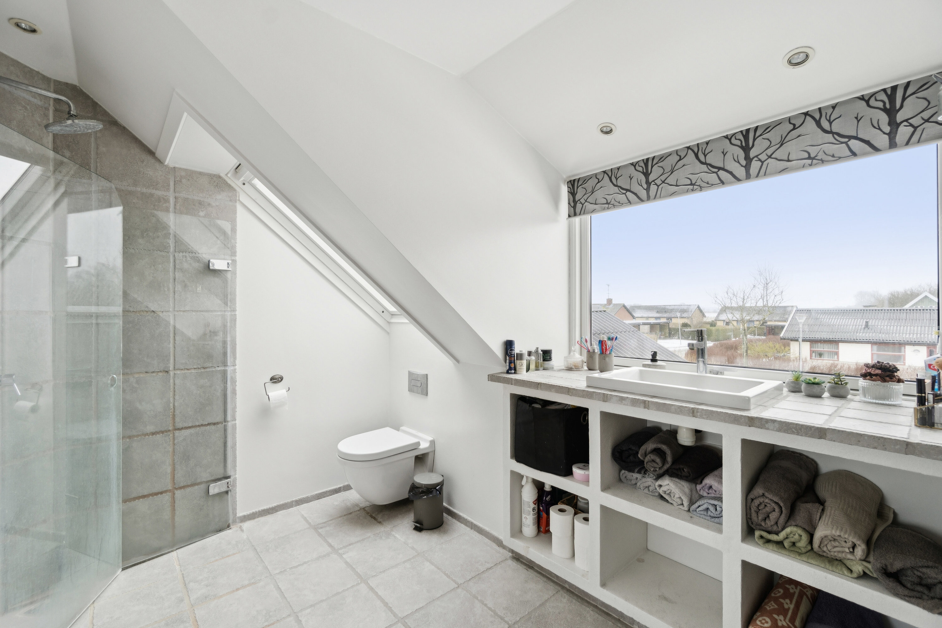 Fremhævet badeværelse billede i fuldskærmstilstand. Billede af Gammeltoft 11, 3790 Hasle