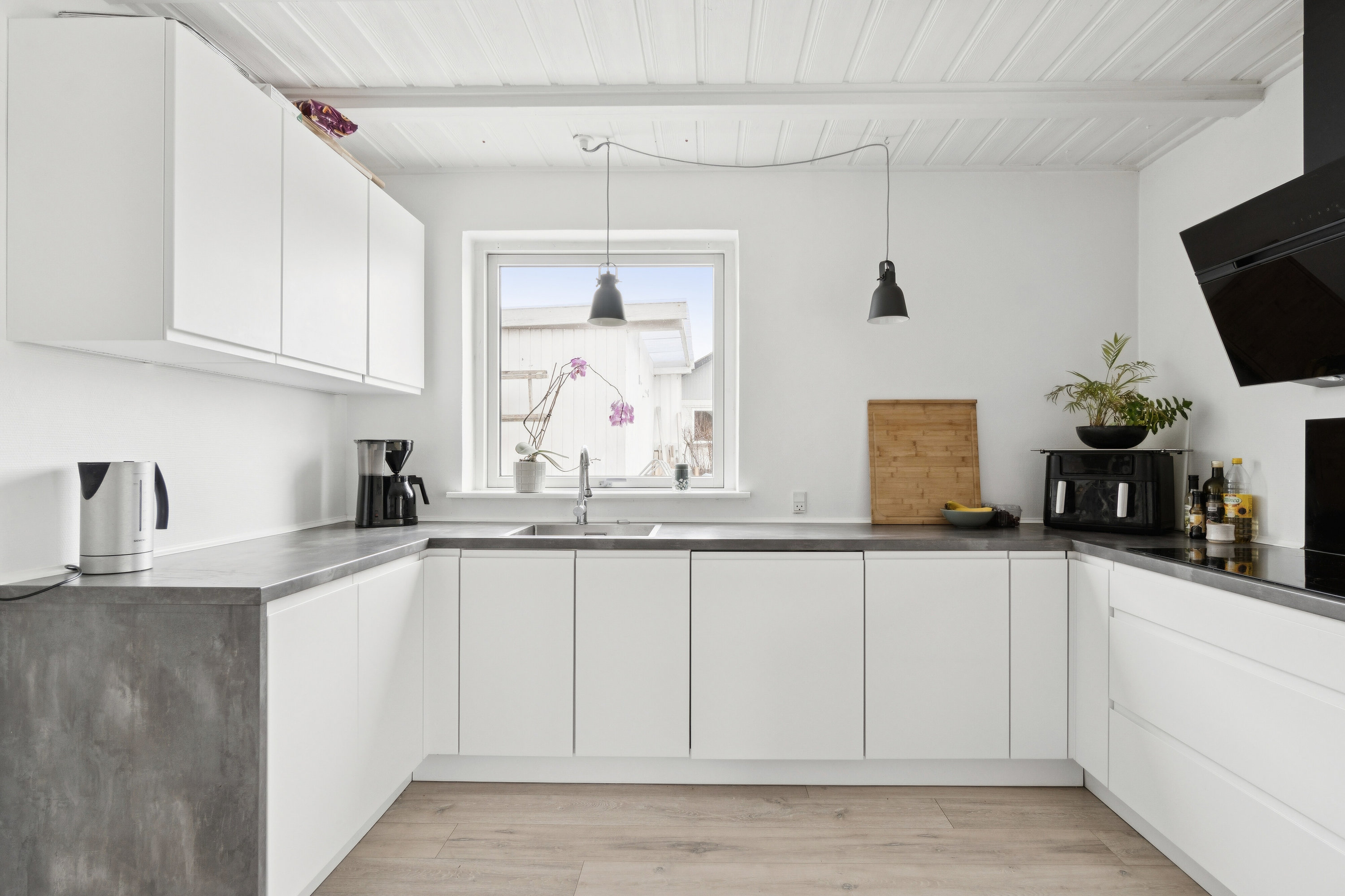 Fremhævet køkken billede i fuldskærmstilstand. Billede af Gammeltoft 11, 3790 Hasle